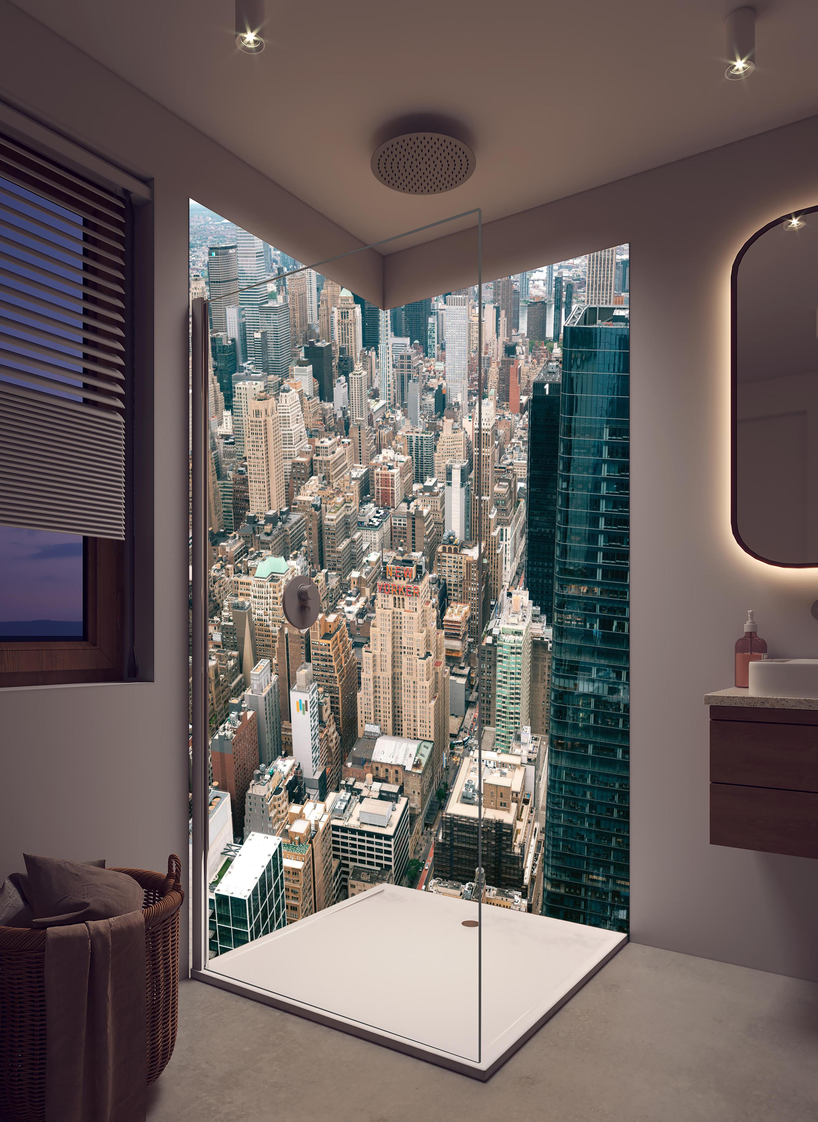 Duschrückwand - Urbaner Blick auf Manhattan Hochhäuser in hellem Badezimmer mit Regenduschkopf - zweiteilige Eck-Duschrückwand