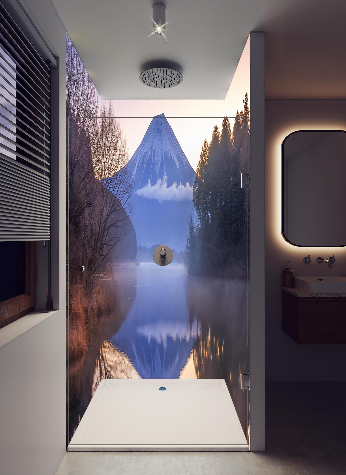 Duschrückwand - Verschneiter Mt. Fuji mit Spiegelung im See in hellem Badezimmer mit Regenduschkopf - zweiteilige Eck-Duschrückwand