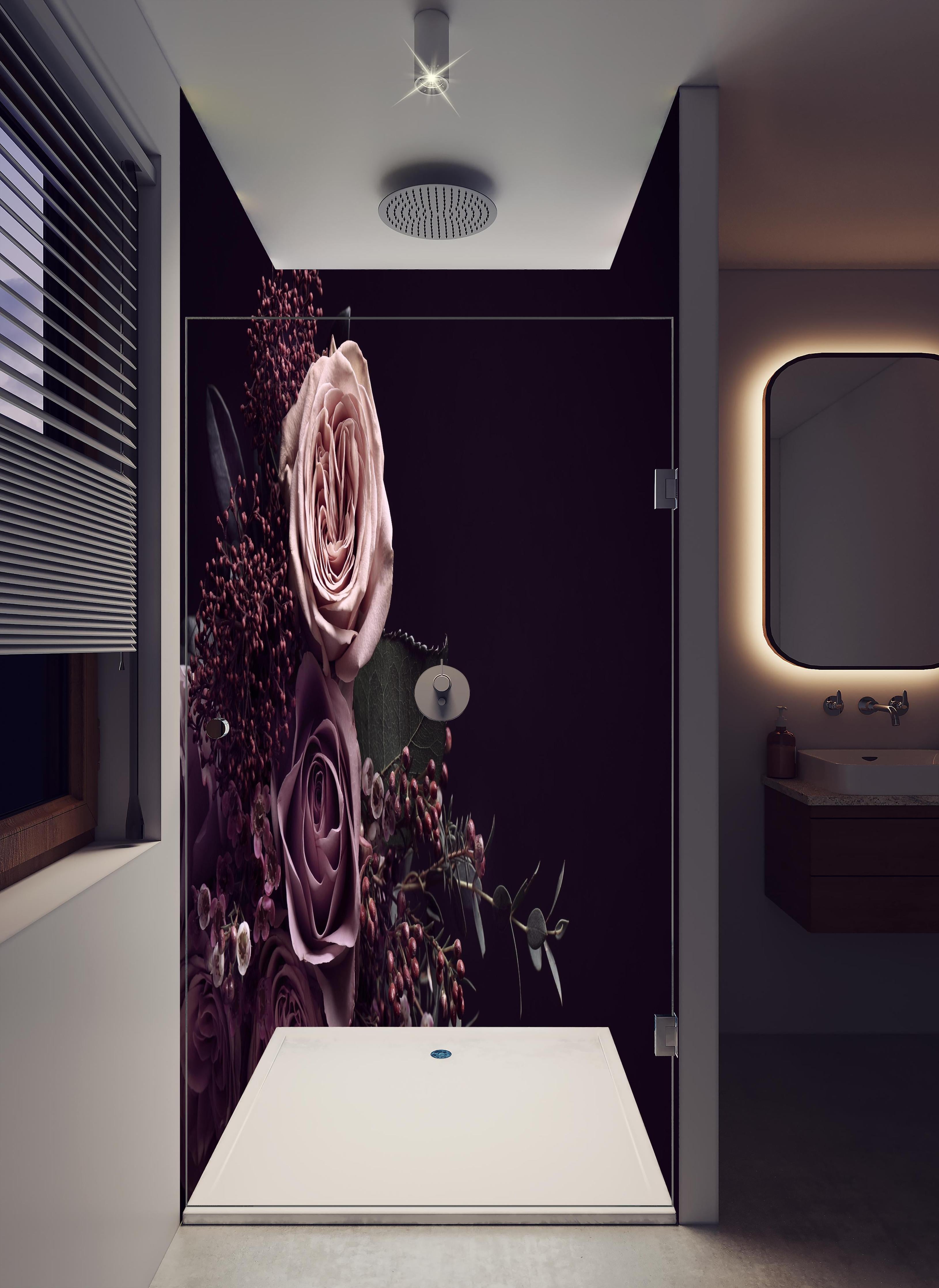 Duschrückwand - Vintage Blumenstrauß auf schwarzem Hintergrund in hellem Badezimmer mit Regenduschkopf - zweiteilige Eck-Duschrückwand