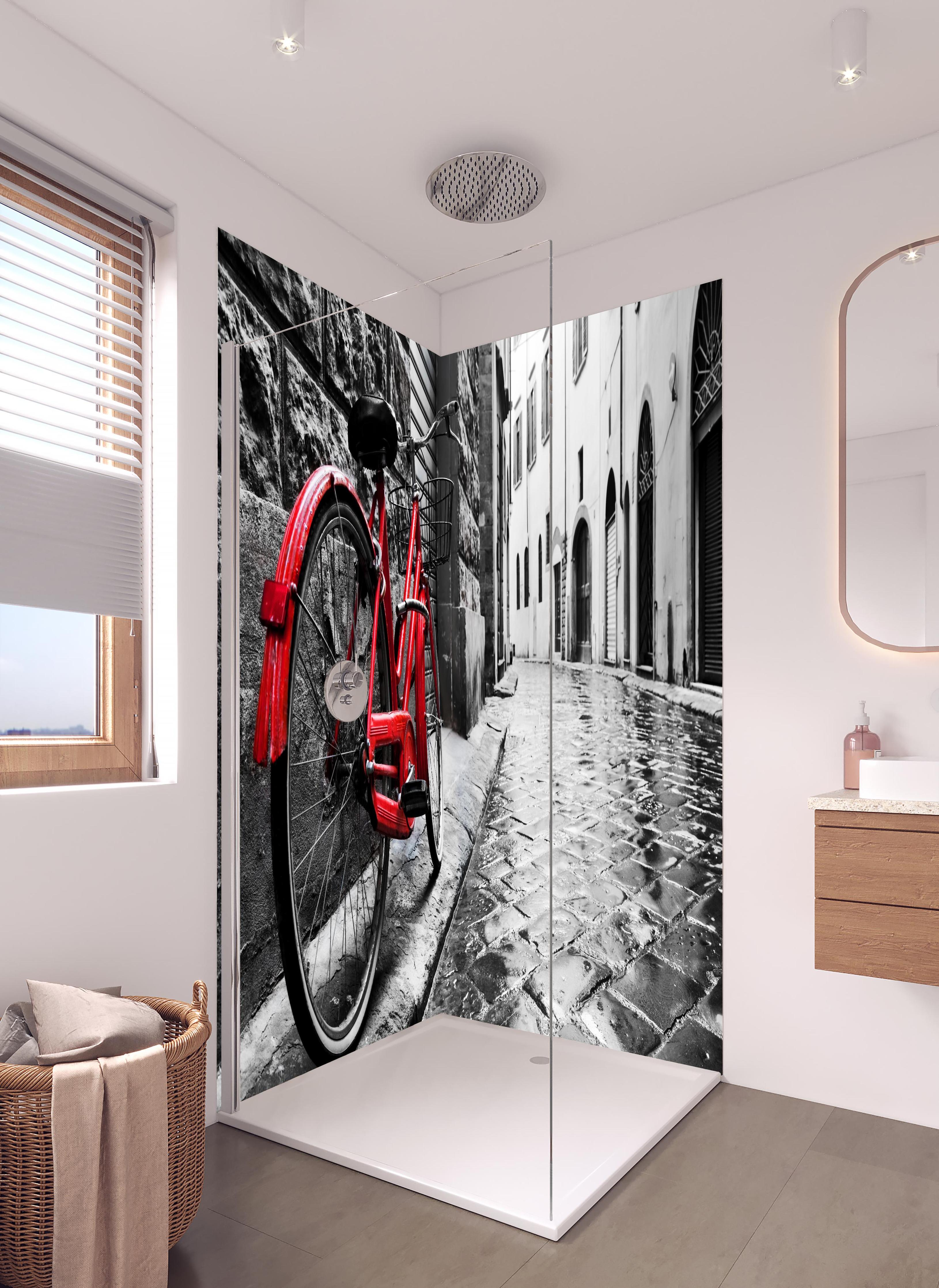 Duschrückwand - Vintage Fahrrad - Altstadt in hellem Badezimmer mit Regenduschkopf - zweiteilige Eck-Duschrückwand