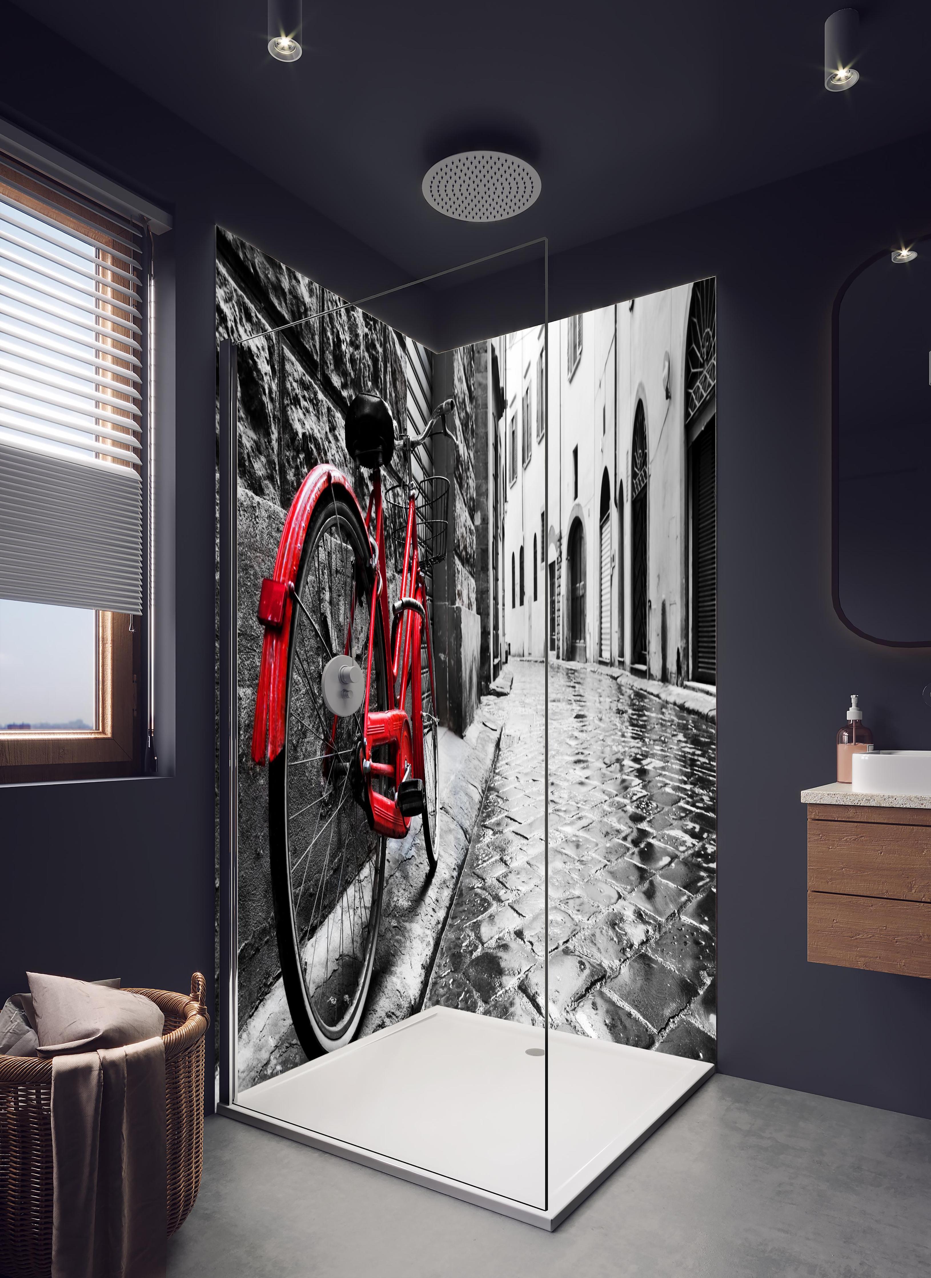 Duschrückwand - Vintage Fahrrad - Altstadt in hellem Badezimmer mit Regenduschkopf - zweiteilige Eck-Duschrückwand
