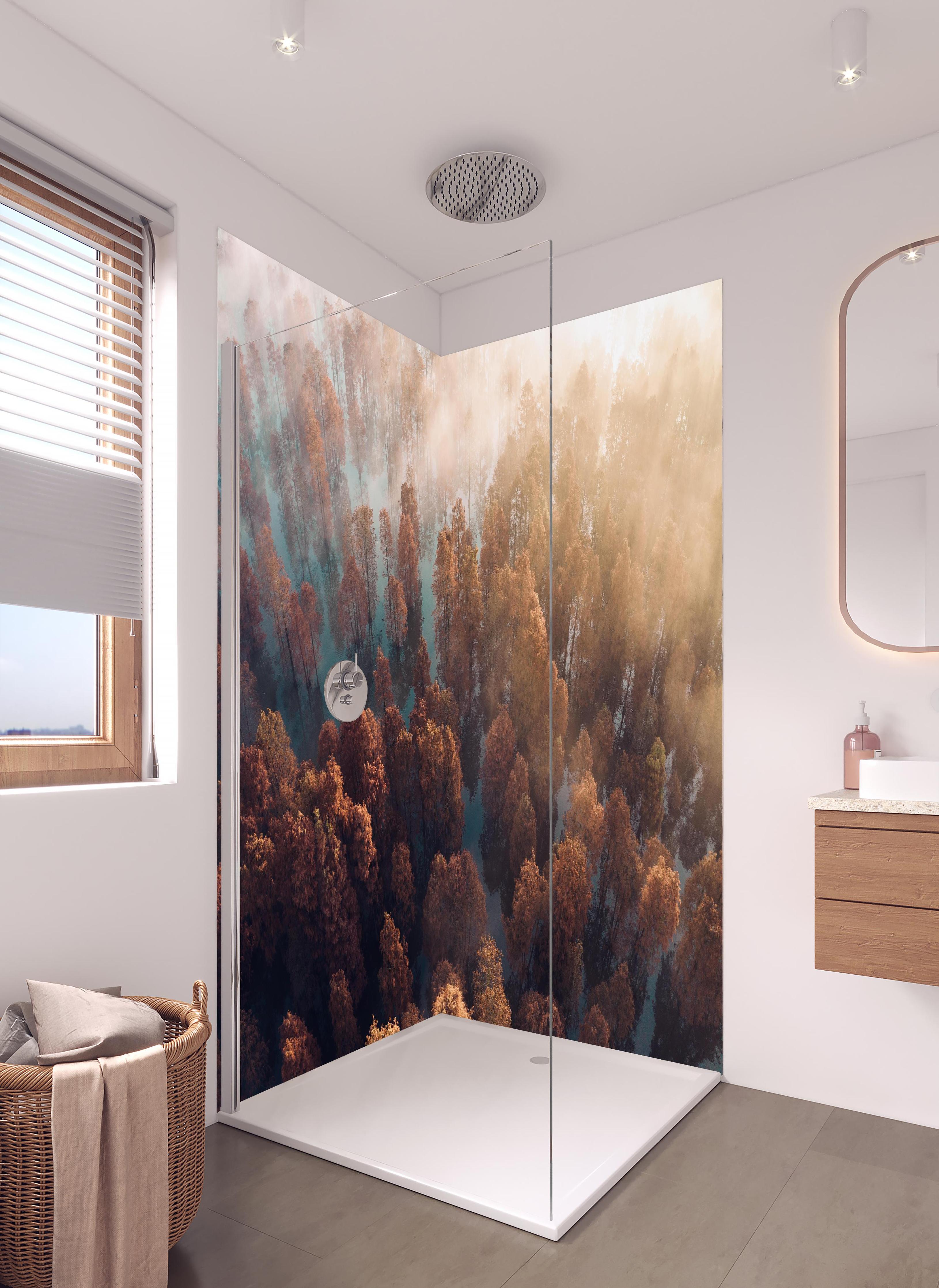 Duschrückwand - Vogelperspektive - Wald im Herbst in hellem Badezimmer mit Regenduschkopf - zweiteilige Eck-Duschrückwand