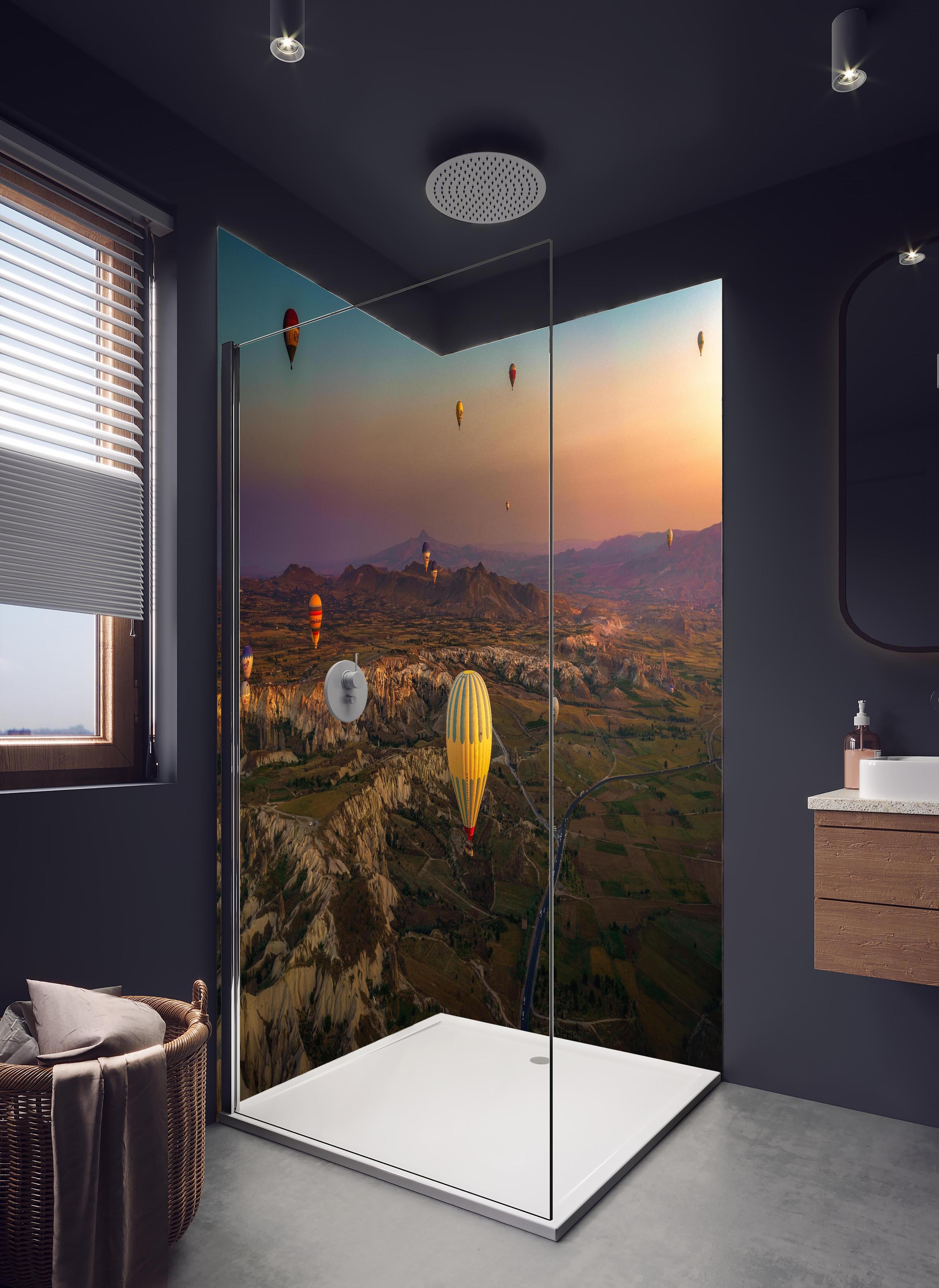 Duschrückwand - Vogelperspektive in Kappadokien - Türkei in hellem Badezimmer mit Regenduschkopf - zweiteilige Eck-Duschrückwand