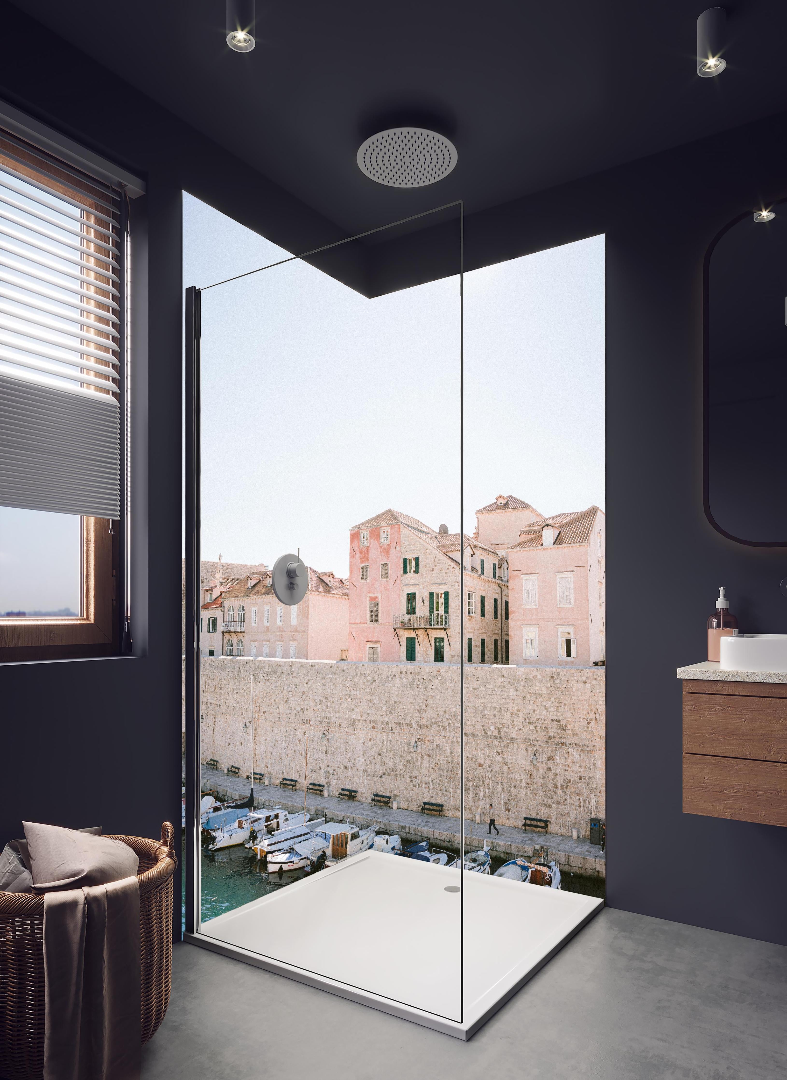 Duschrückwand - Walls of Dubrovnik || in hellem Badezimmer mit Regenduschkopf - zweiteilige Eck-Duschrückwand