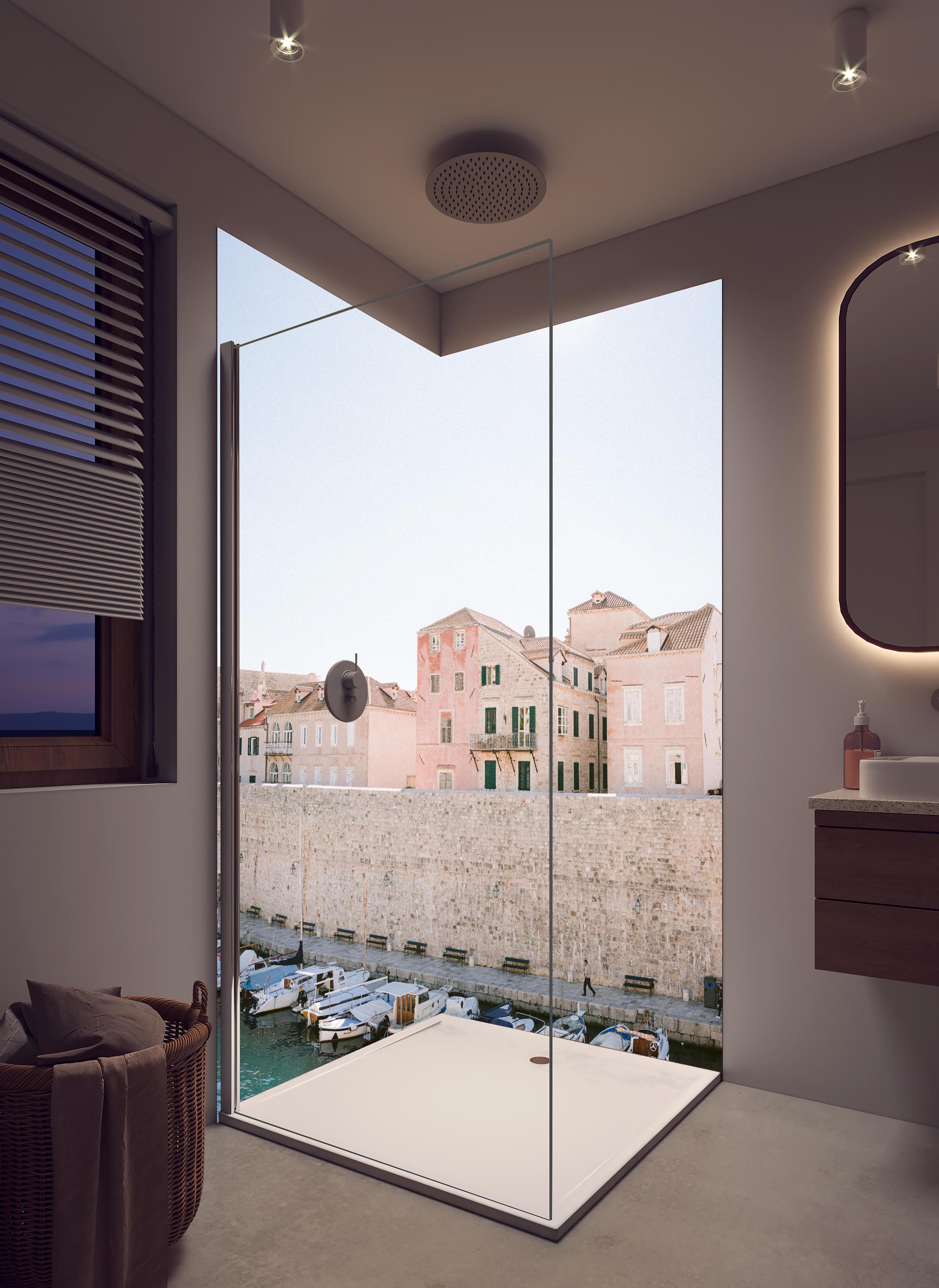 Duschrückwand - Walls of Dubrovnik || in hellem Badezimmer mit Regenduschkopf - zweiteilige Eck-Duschrückwand