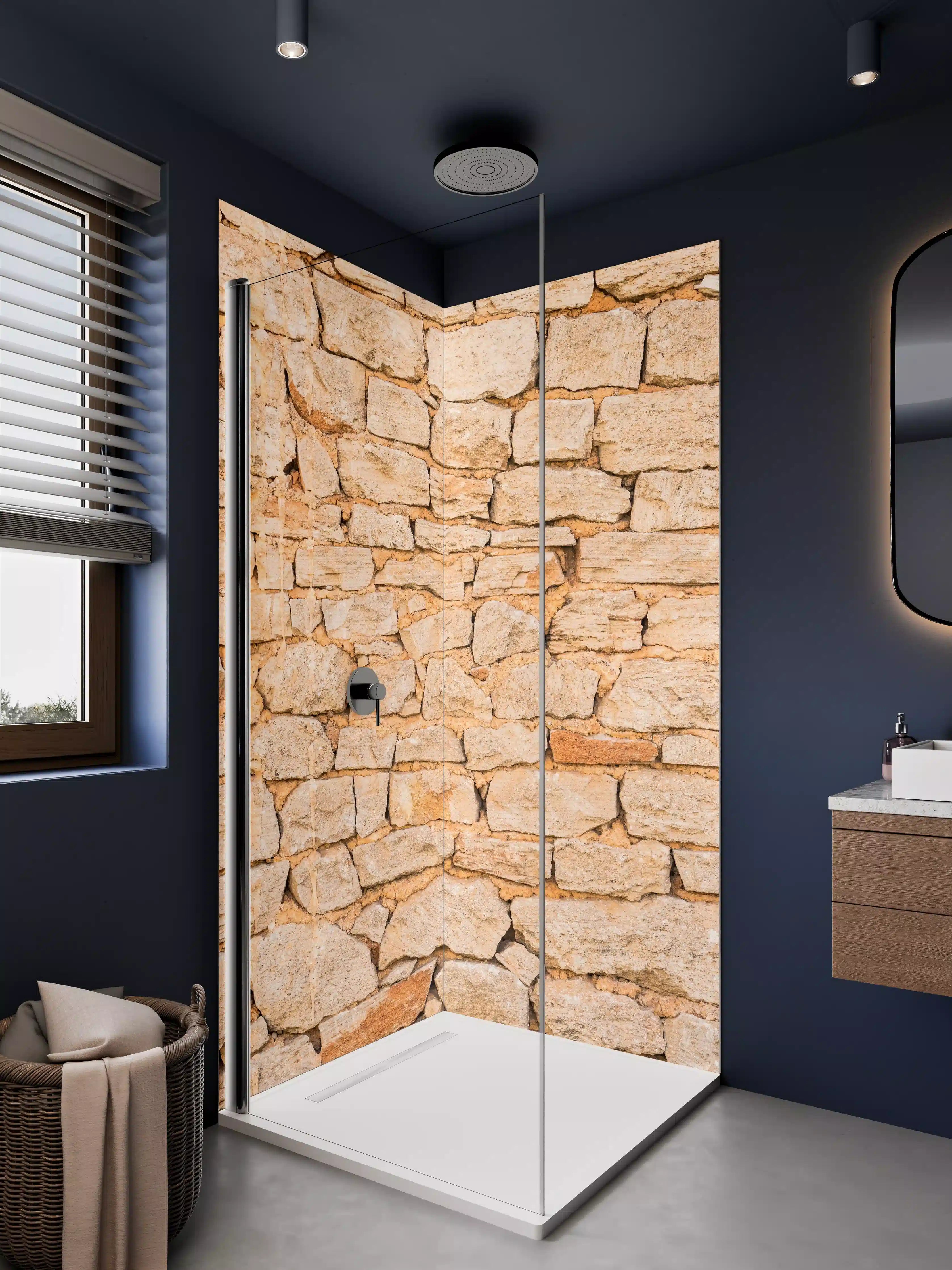 Duschrückwand - Warme Grau-Nuancen in Natursteinmauer