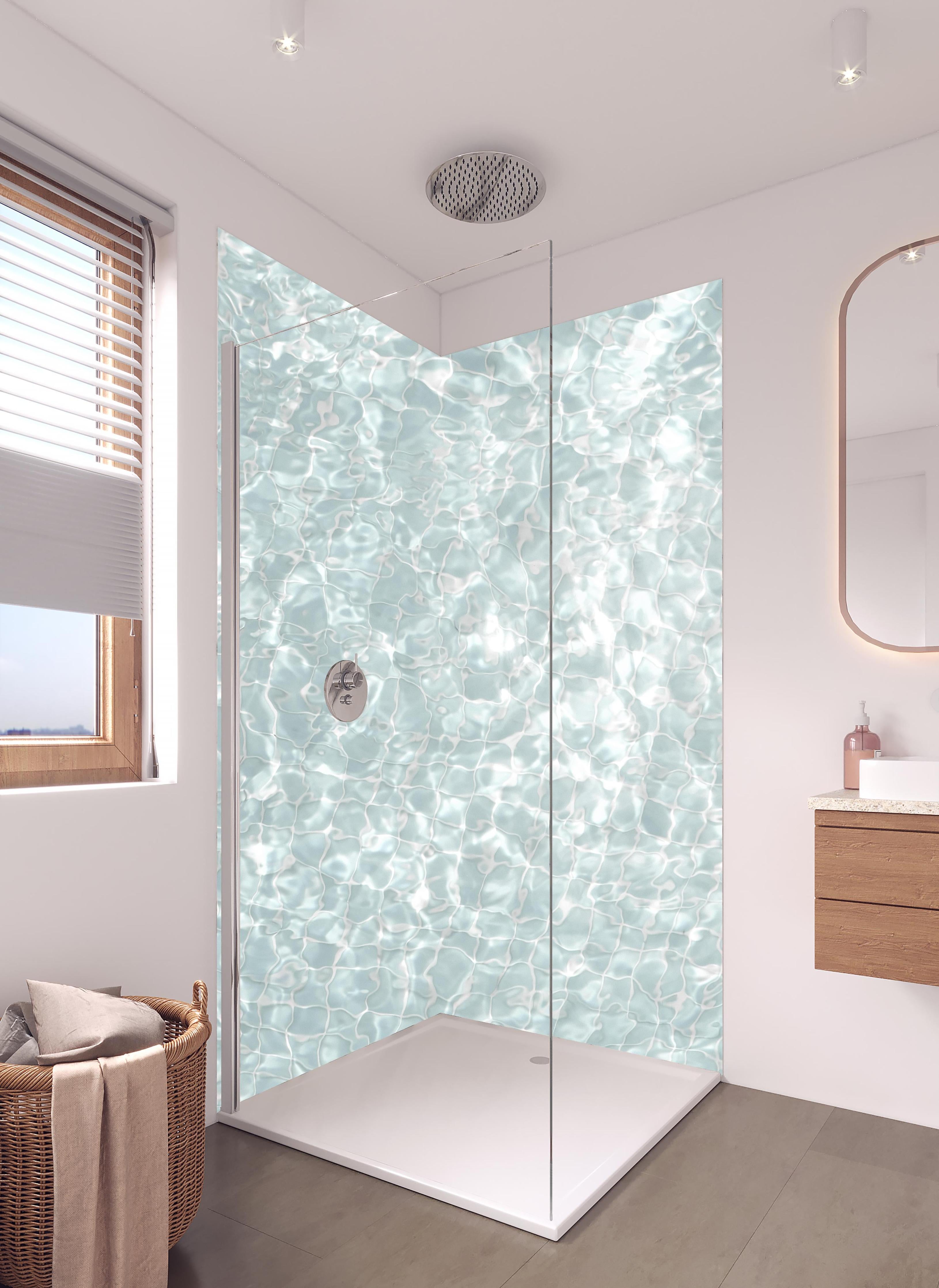 Duschrückwand - Wasseroberfläche in hellem Badezimmer mit Regenduschkopf - zweiteilige Eck-Duschrückwand