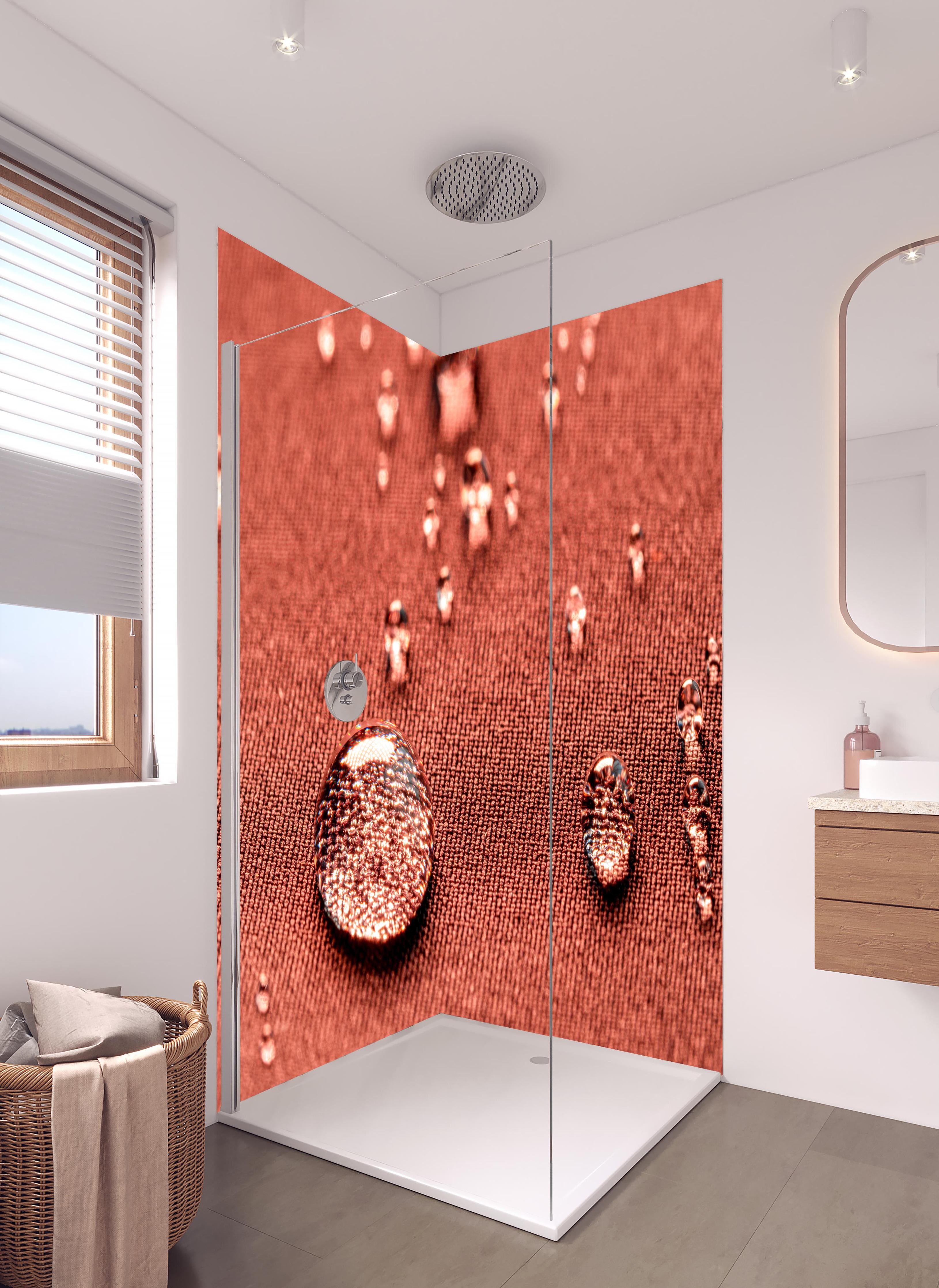 Duschrückwand - Wassertropfen auf rotem Stoff in hellem Badezimmer mit Regenduschkopf - zweiteilige Eck-Duschrückwand