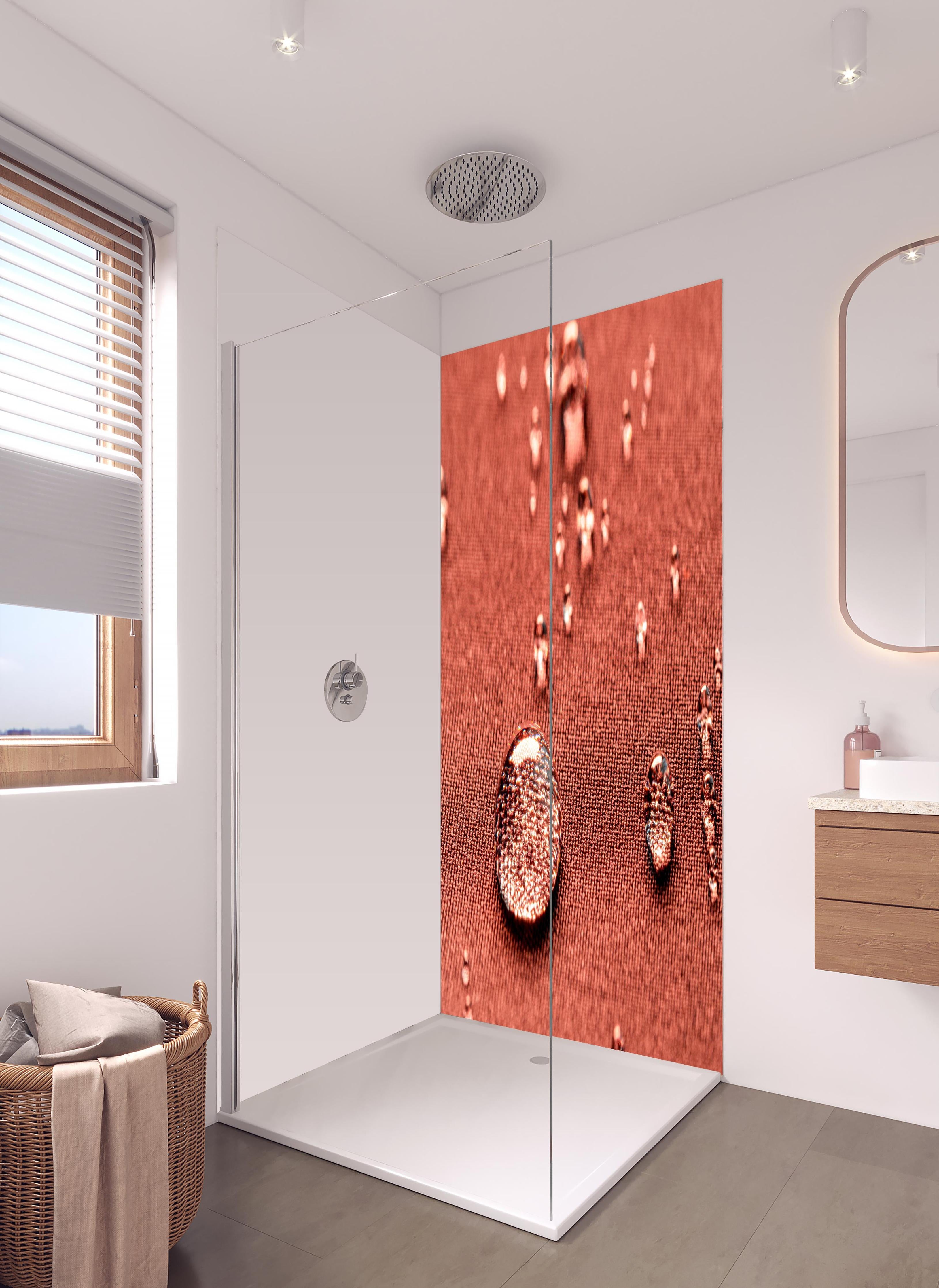 Duschrückwand - Wassertropfen auf rotem Stoff in hellem Badezimmer mit Regenduschkopf - zweiteilige Eck-Duschrückwand