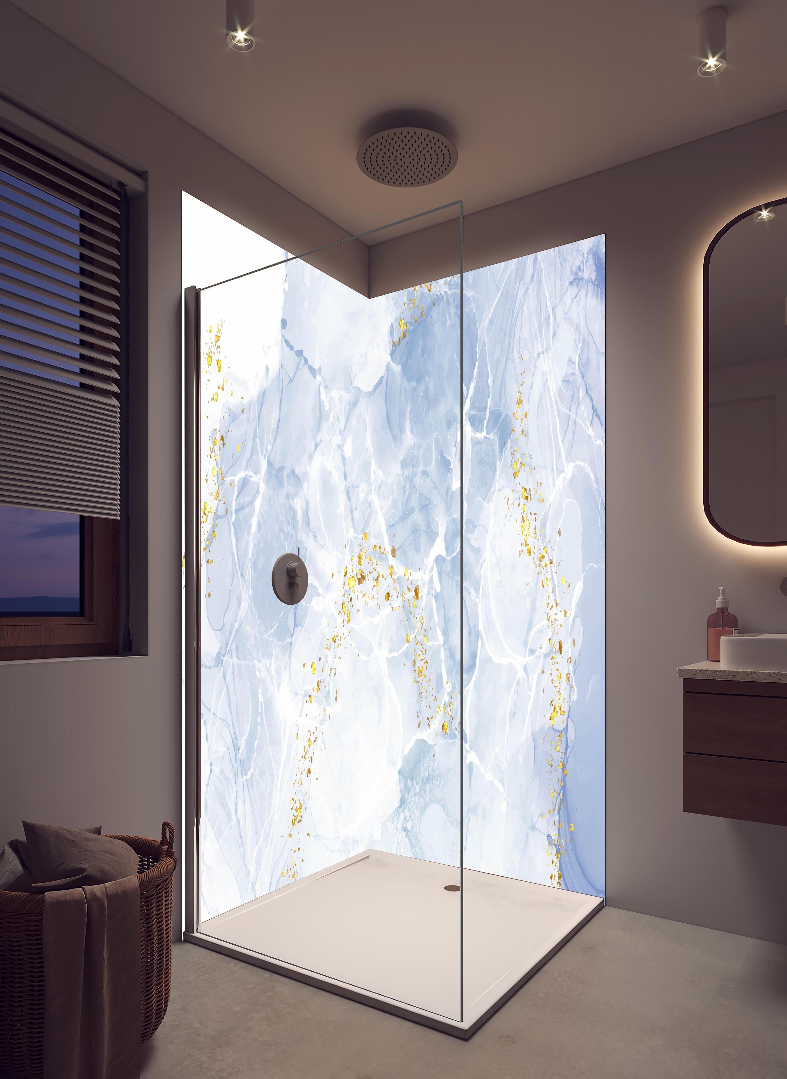Duschrückwand - Weiß-Gold Marmoroptik Handgemalt Elegant in hellem Badezimmer mit Regenduschkopf - zweiteilige Eck-Duschrückwand