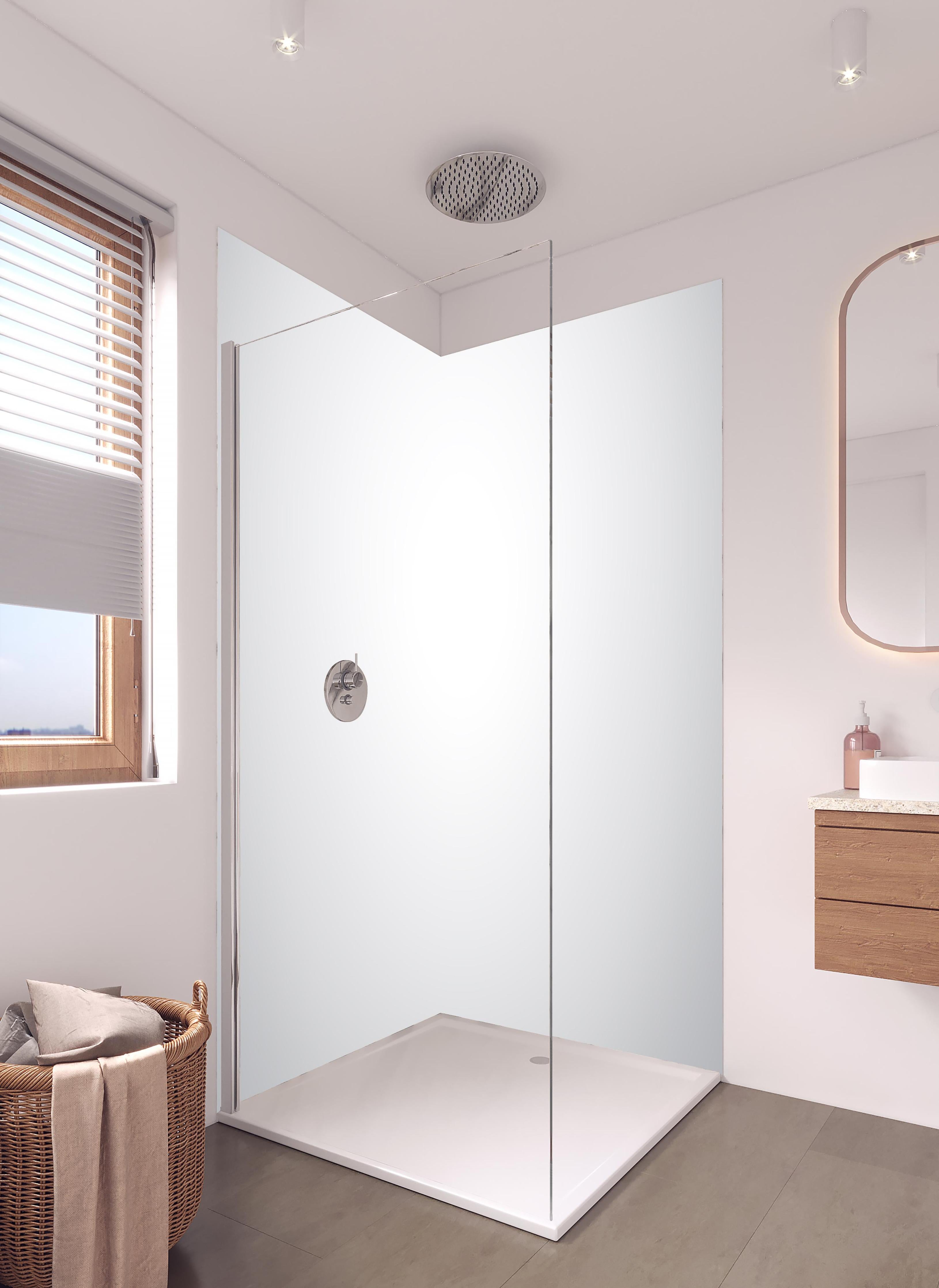 Duschrückwand - Weiß, gräuliches Muster in hellem Badezimmer mit Regenduschkopf - zweiteilige Eck-Duschrückwand