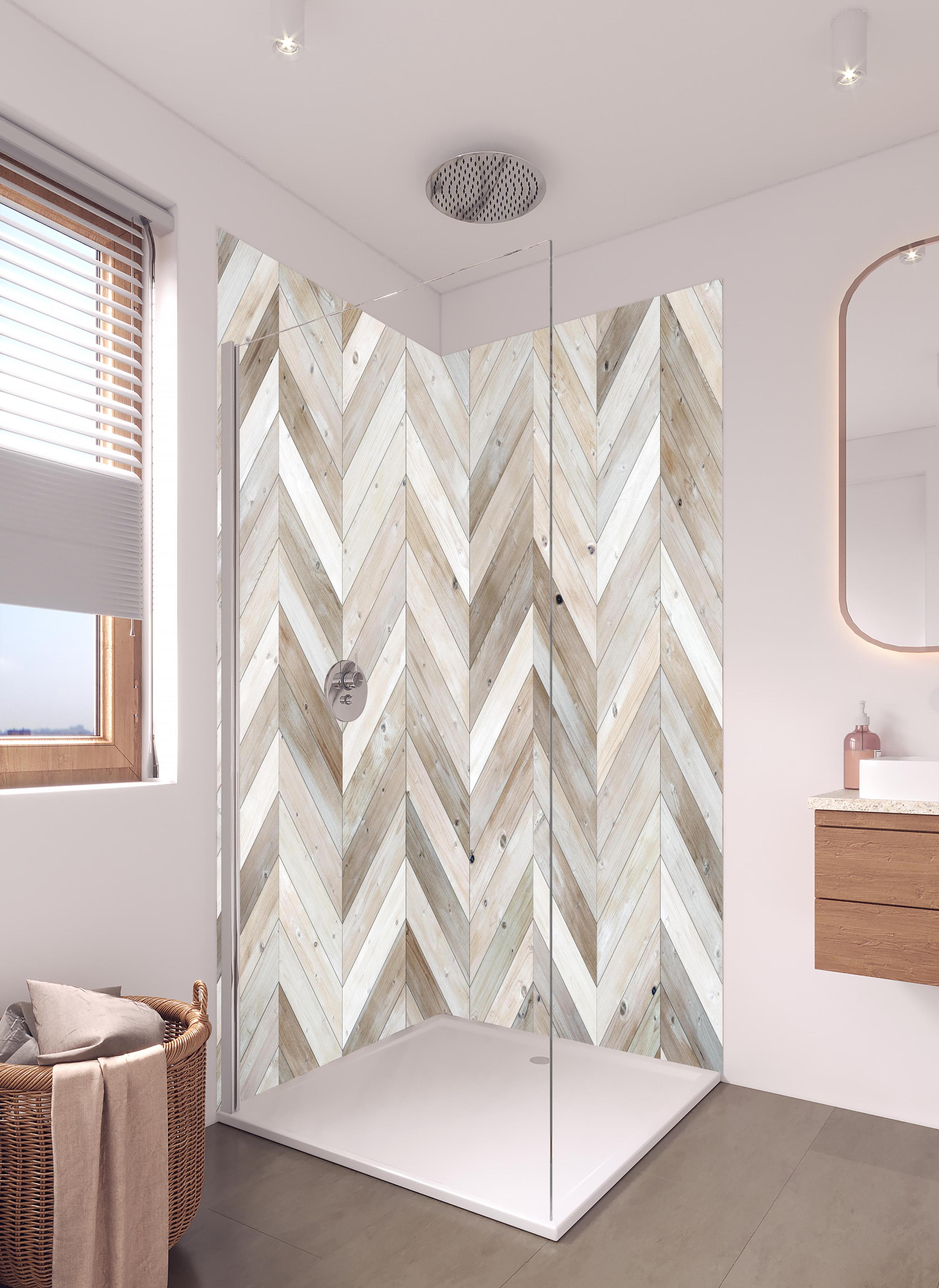 Duschrückwand - Weiße Chevron Textur in hellem Badezimmer mit Regenduschkopf - zweiteilige Eck-Duschrückwand