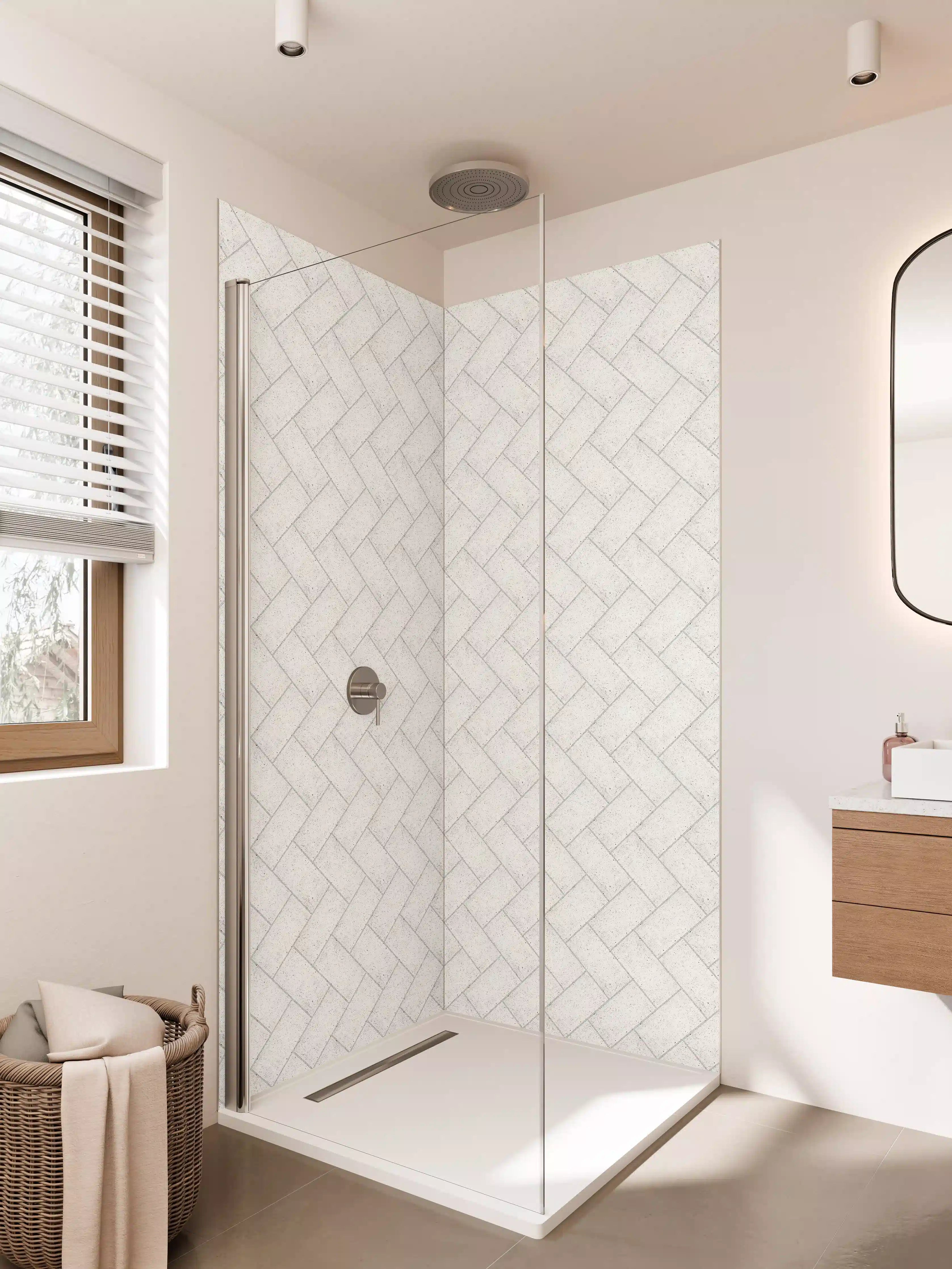 Duschrückwand - Weiße Mosaikfliesen mit feiner Linienstruktur