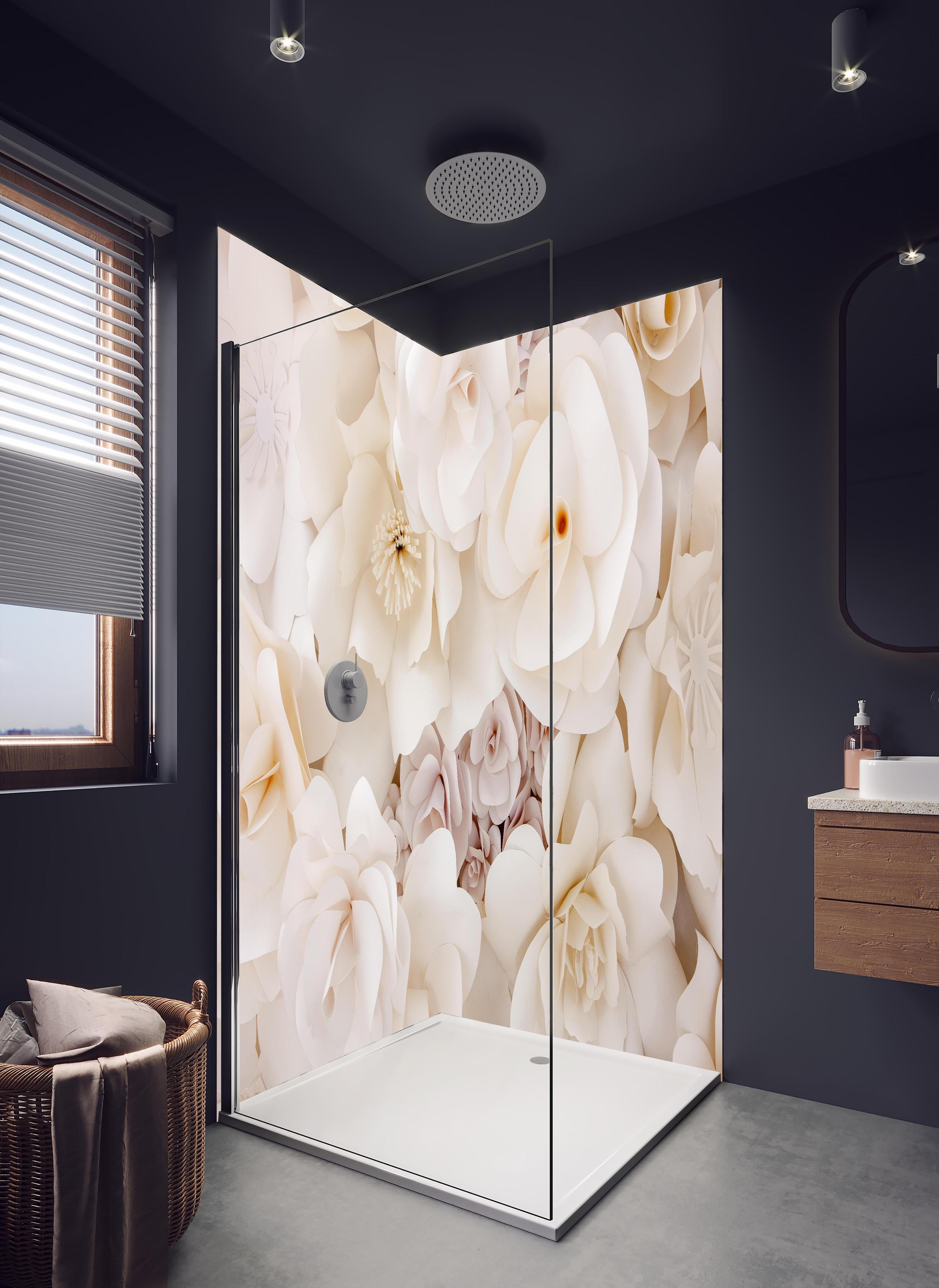 Duschrückwand - Weiße Papierblumen in hellem Badezimmer mit Regenduschkopf - zweiteilige Eck-Duschrückwand