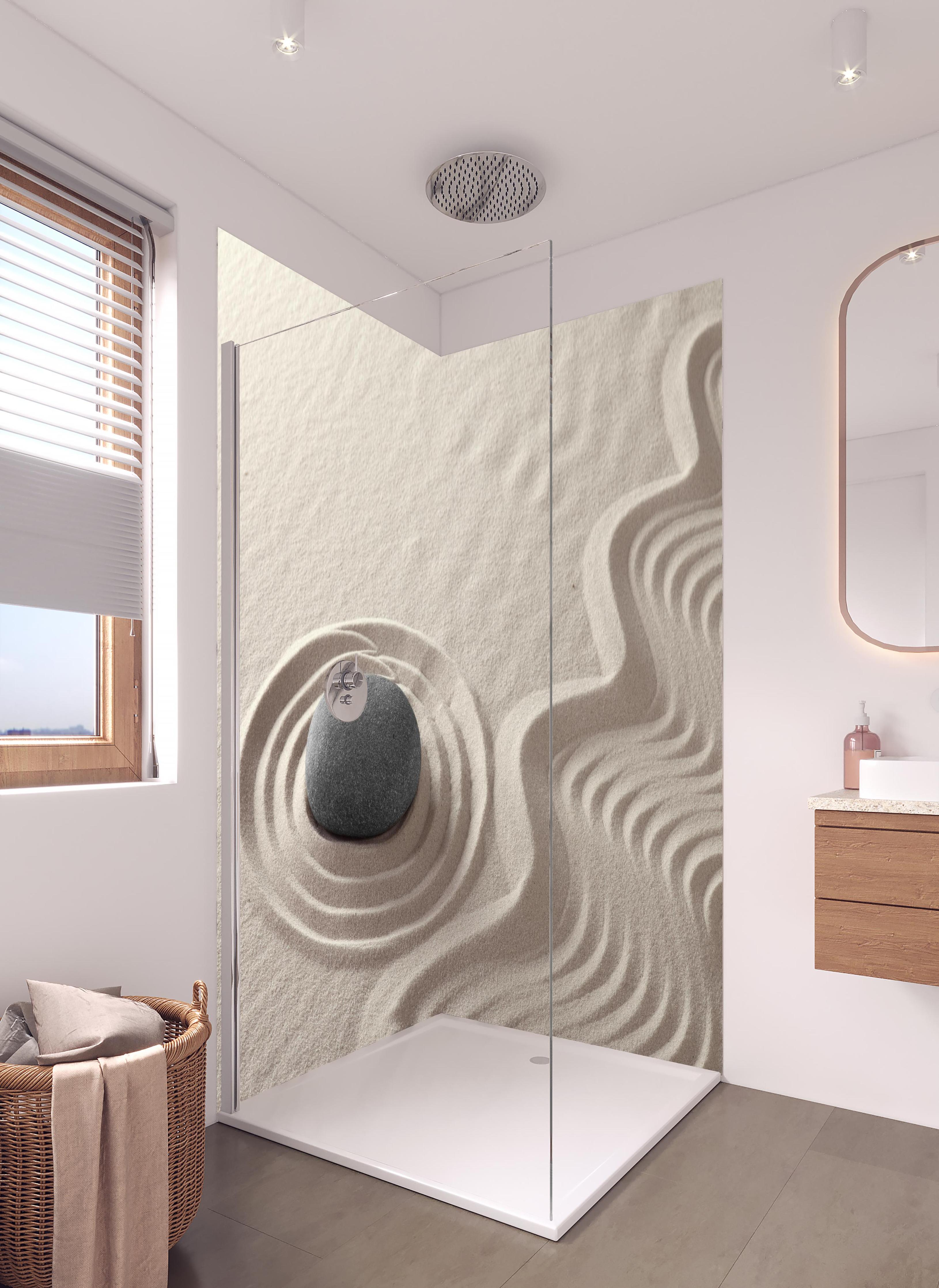 Duschrückwand - Weißer Zen-Garten mit grauem Stein in hellem Badezimmer mit Regenduschkopf - zweiteilige Eck-Duschrückwand