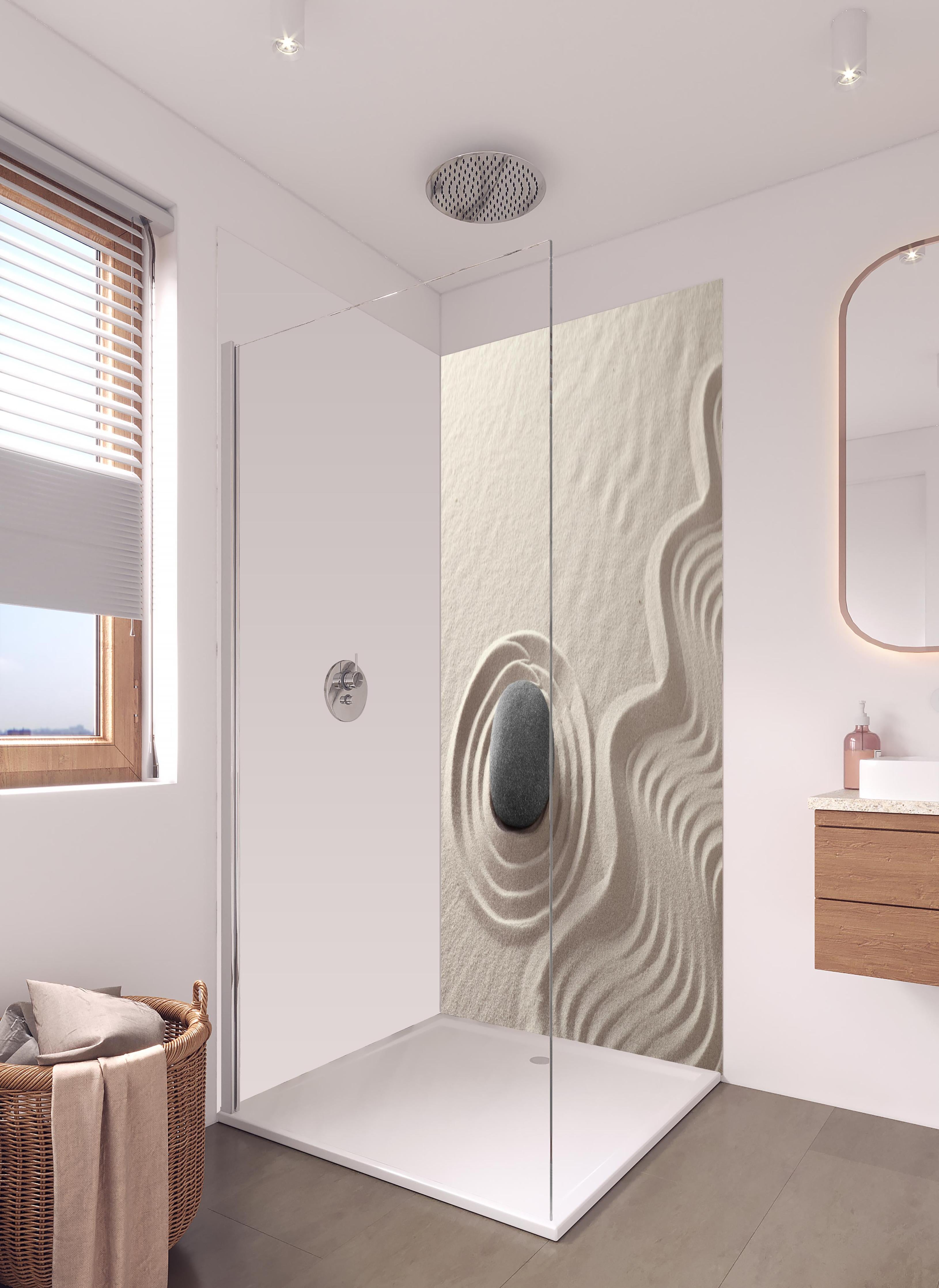 Duschrückwand - Weißer Zen-Garten mit grauem Stein in hellem Badezimmer mit Regenduschkopf - zweiteilige Eck-Duschrückwand