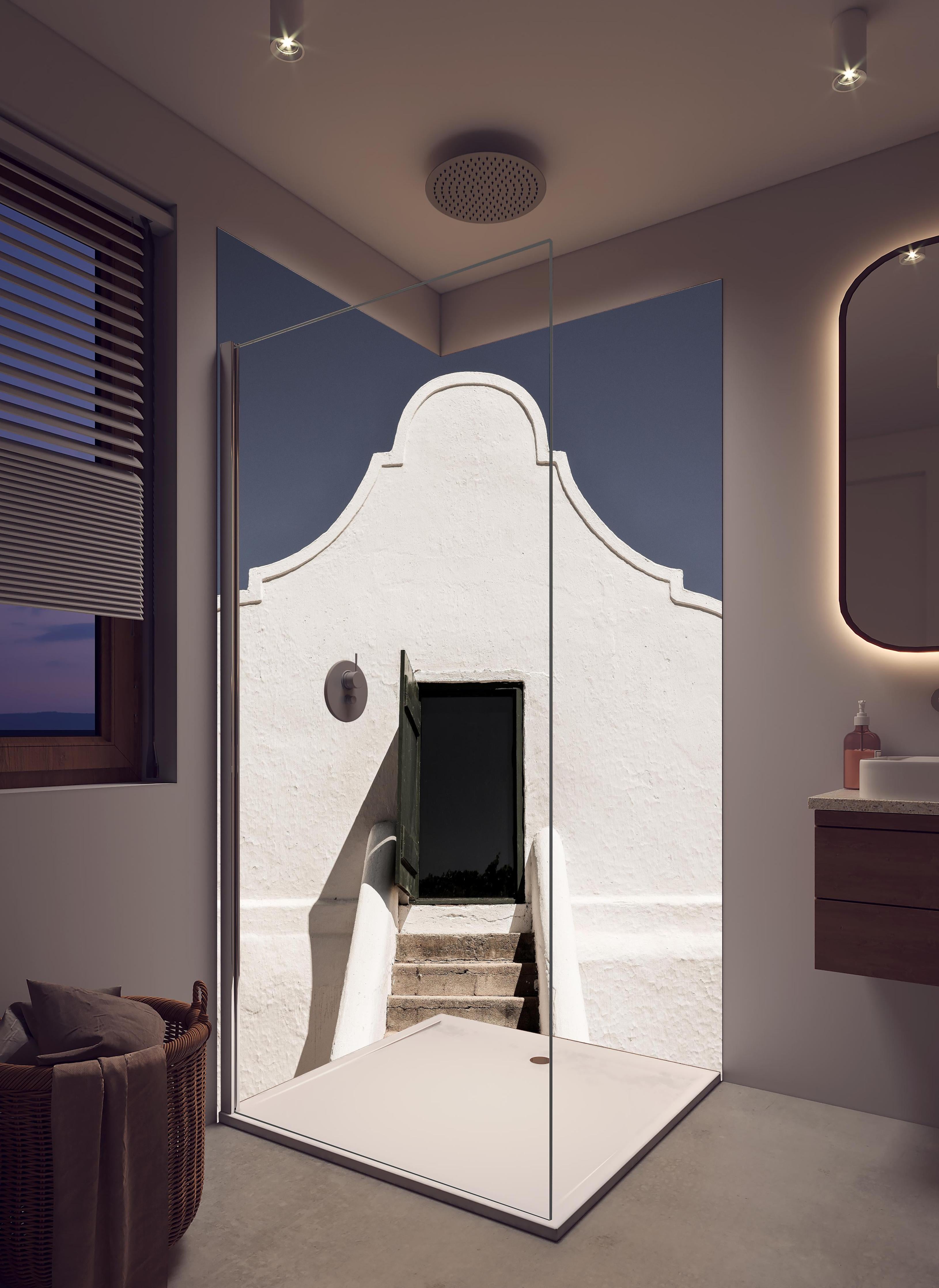 Duschrückwand - Weißes Kap-Holländisches Türdesign in hellem Badezimmer mit Regenduschkopf - zweiteilige Eck-Duschrückwand