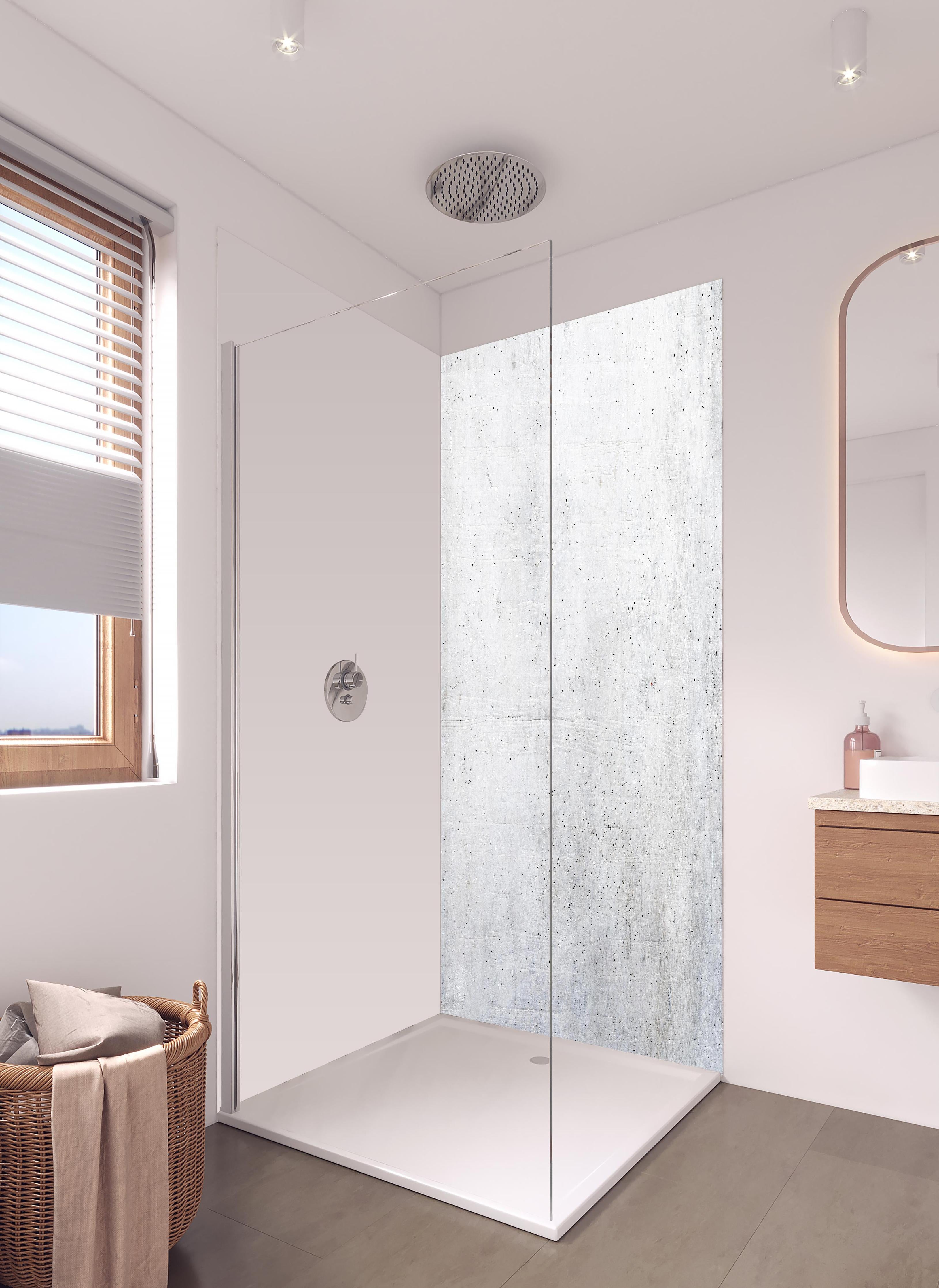 Duschrückwand - Weißes Zement Design in hellem Badezimmer mit Regenduschkopf - zweiteilige Eck-Duschrückwand