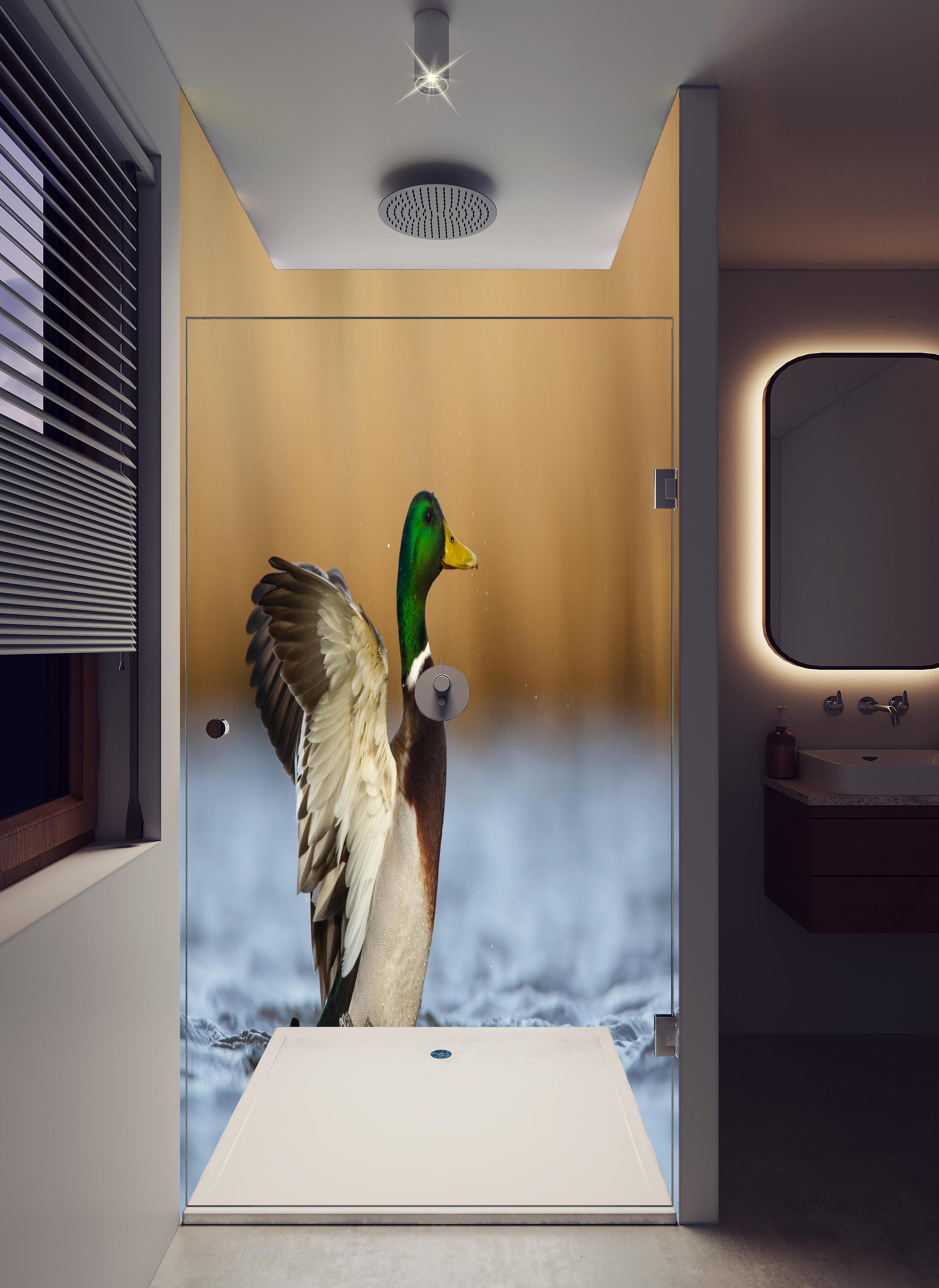 Duschrückwand - Wildente auf dem Wasser in hellem Badezimmer mit Regenduschkopf - zweiteilige Eck-Duschrückwand