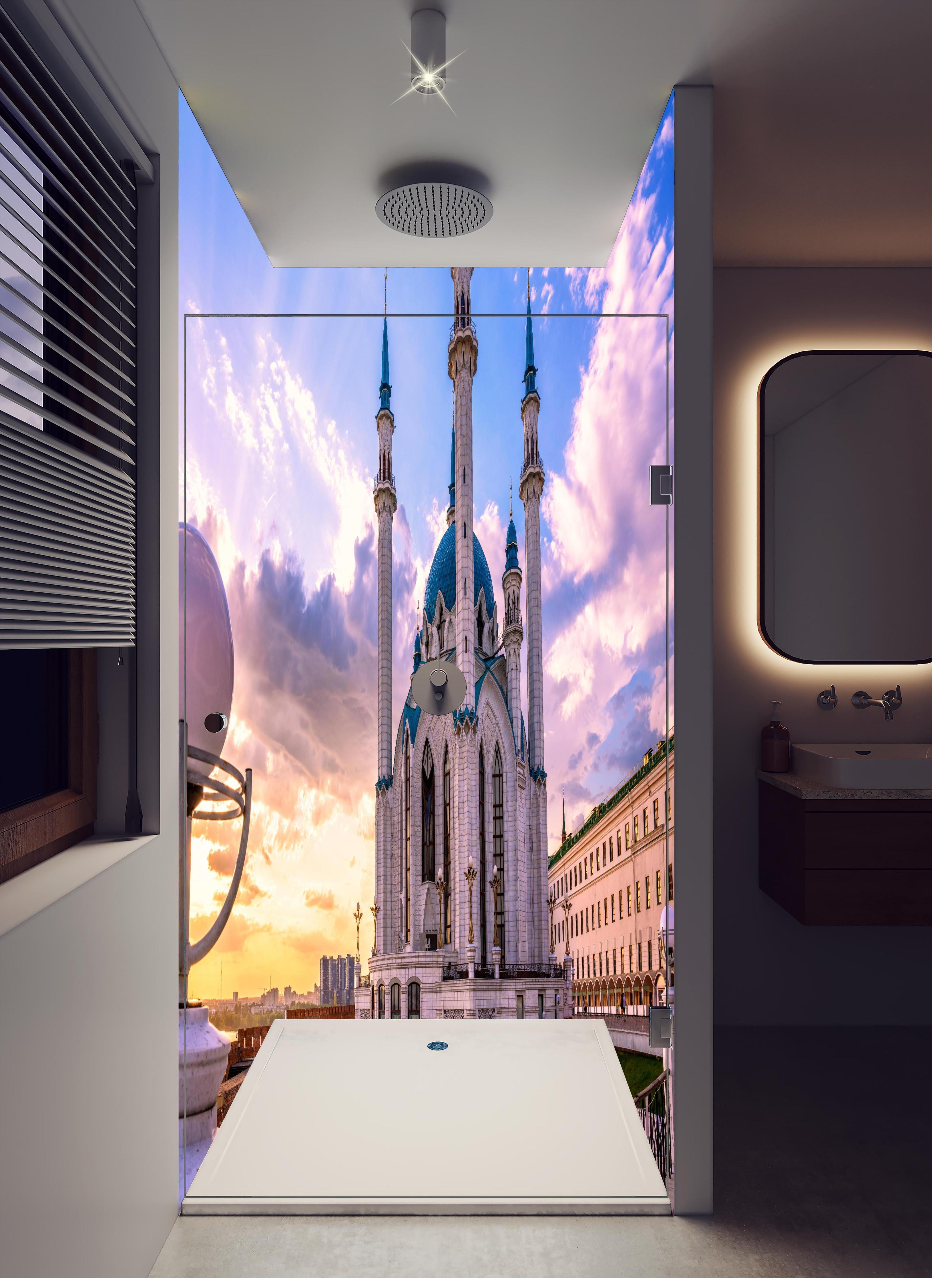 Duschrückwand - Wunderschöne Moschee - Russland in hellem Badezimmer mit Regenduschkopf - zweiteilige Eck-Duschrückwand