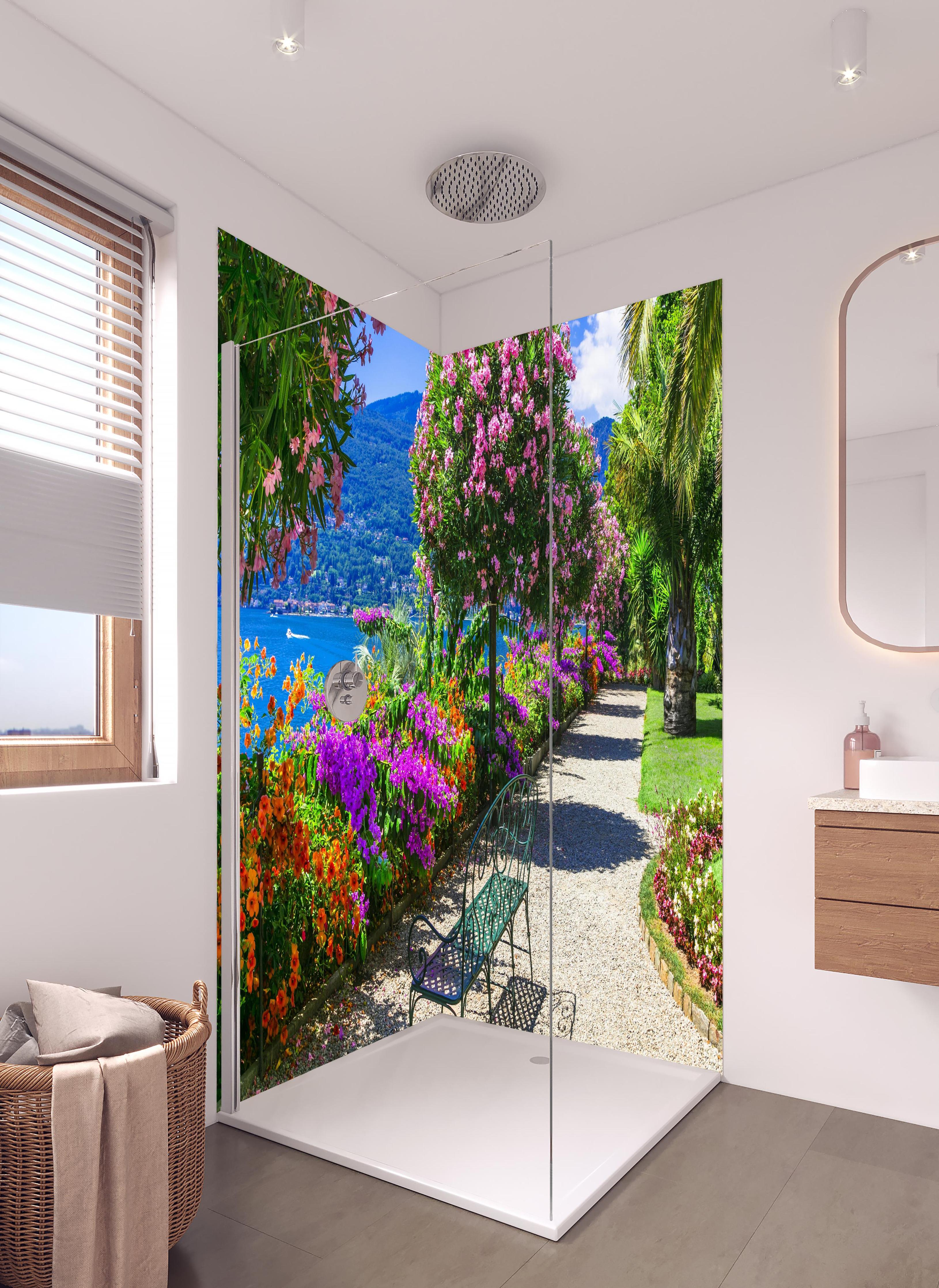 Duschrückwand - Wunderschöner Garten in Lago Maggiore in hellem Badezimmer mit Regenduschkopf - zweiteilige Eck-Duschrückwand