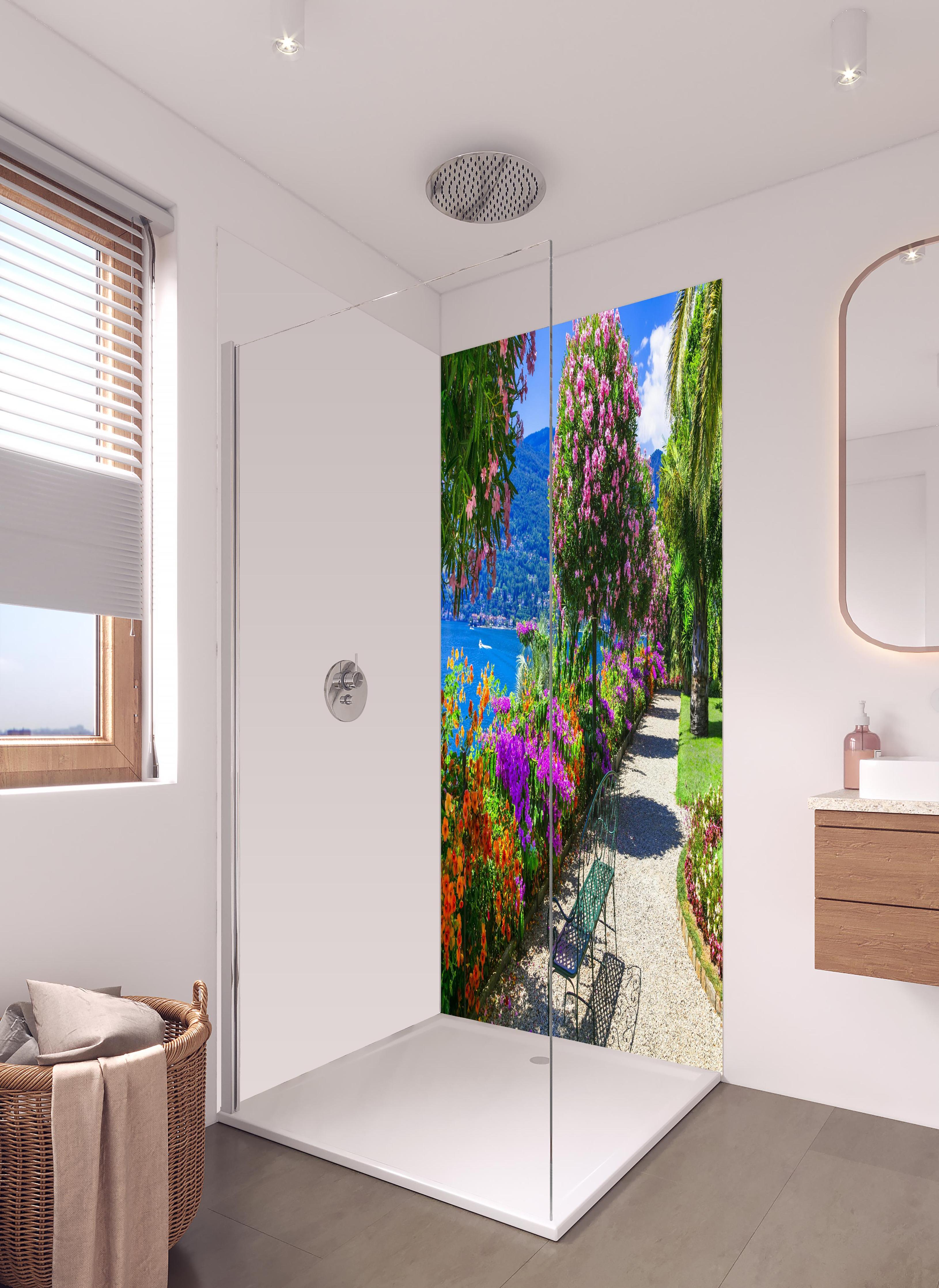 Duschrückwand - Wunderschöner Garten in Lago Maggiore in hellem Badezimmer mit Regenduschkopf - zweiteilige Eck-Duschrückwand