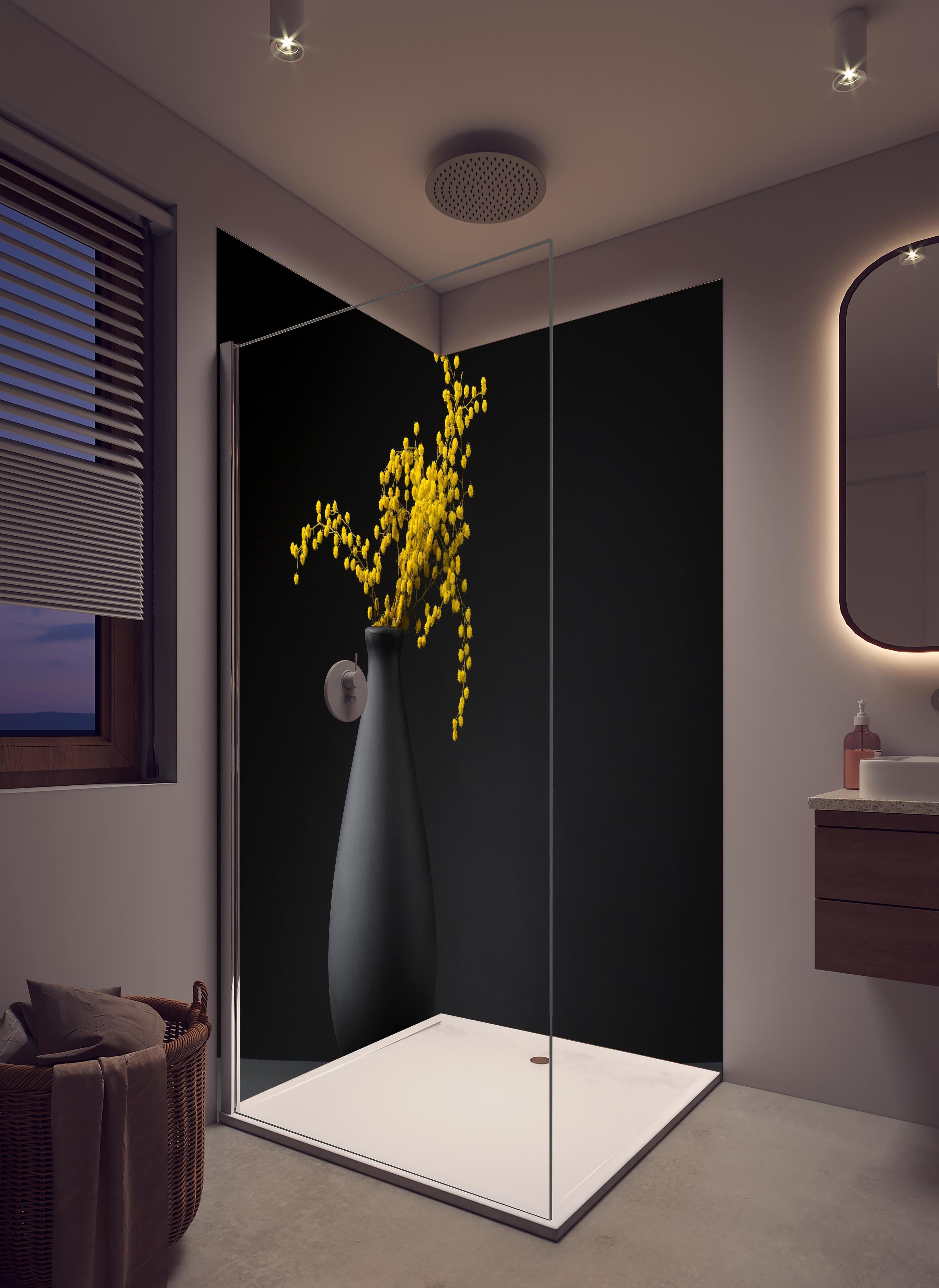 Duschrückwand - gelbe Blume auf der gräulichen Vase in hellem Badezimmer mit Regenduschkopf - zweiteilige Eck-Duschrückwand