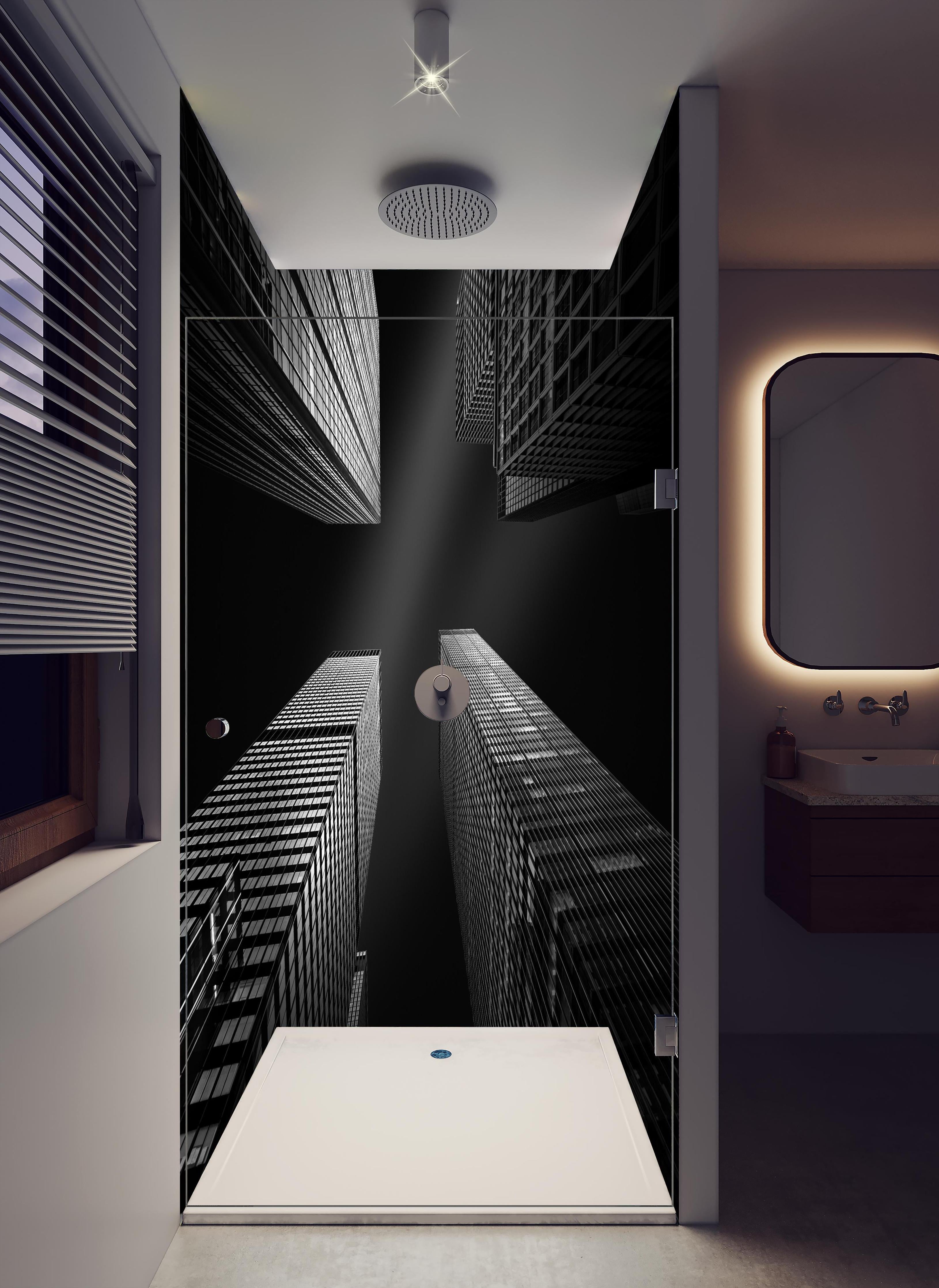 Duschrückwand - gewaltige Hochhäuser von NY in hellem Badezimmer mit Regenduschkopf - zweiteilige Eck-Duschrückwand