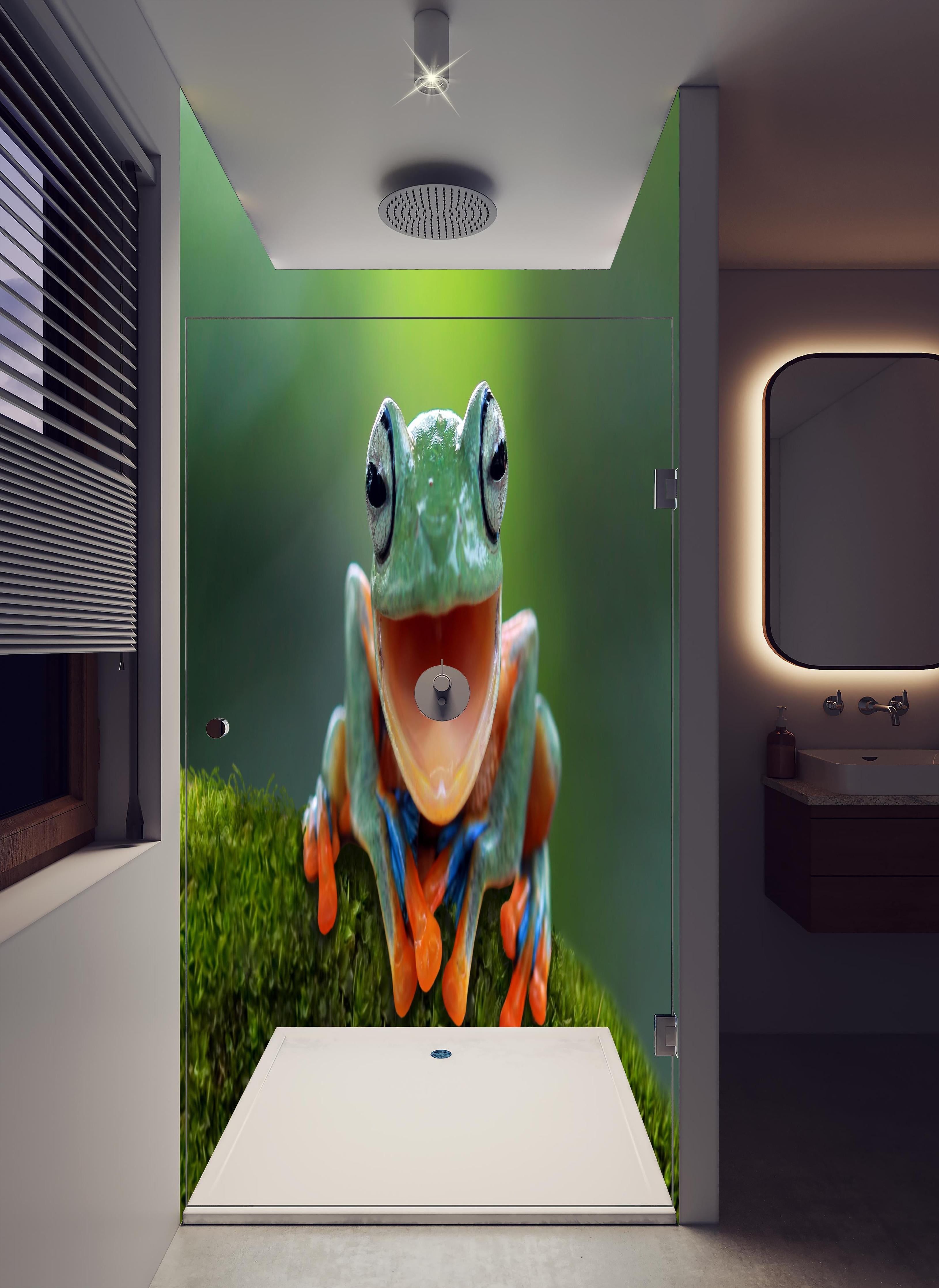 Duschrückwand - niedlicher Laubfrosch in Nahaufnahme in hellem Badezimmer mit Regenduschkopf - zweiteilige Eck-Duschrückwand
