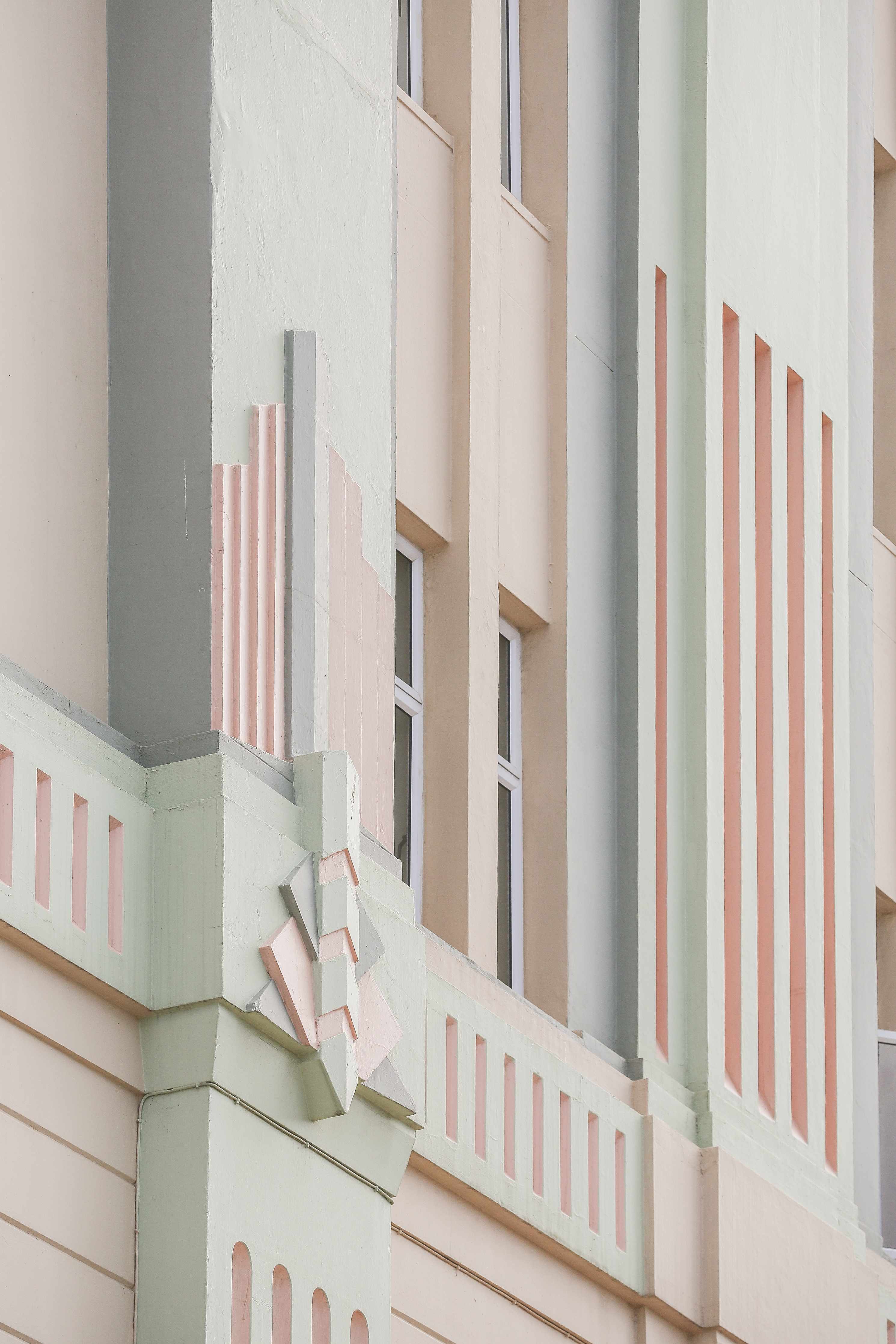 Große Wandbilder-Architektonische Fassade mit Pastellfarben