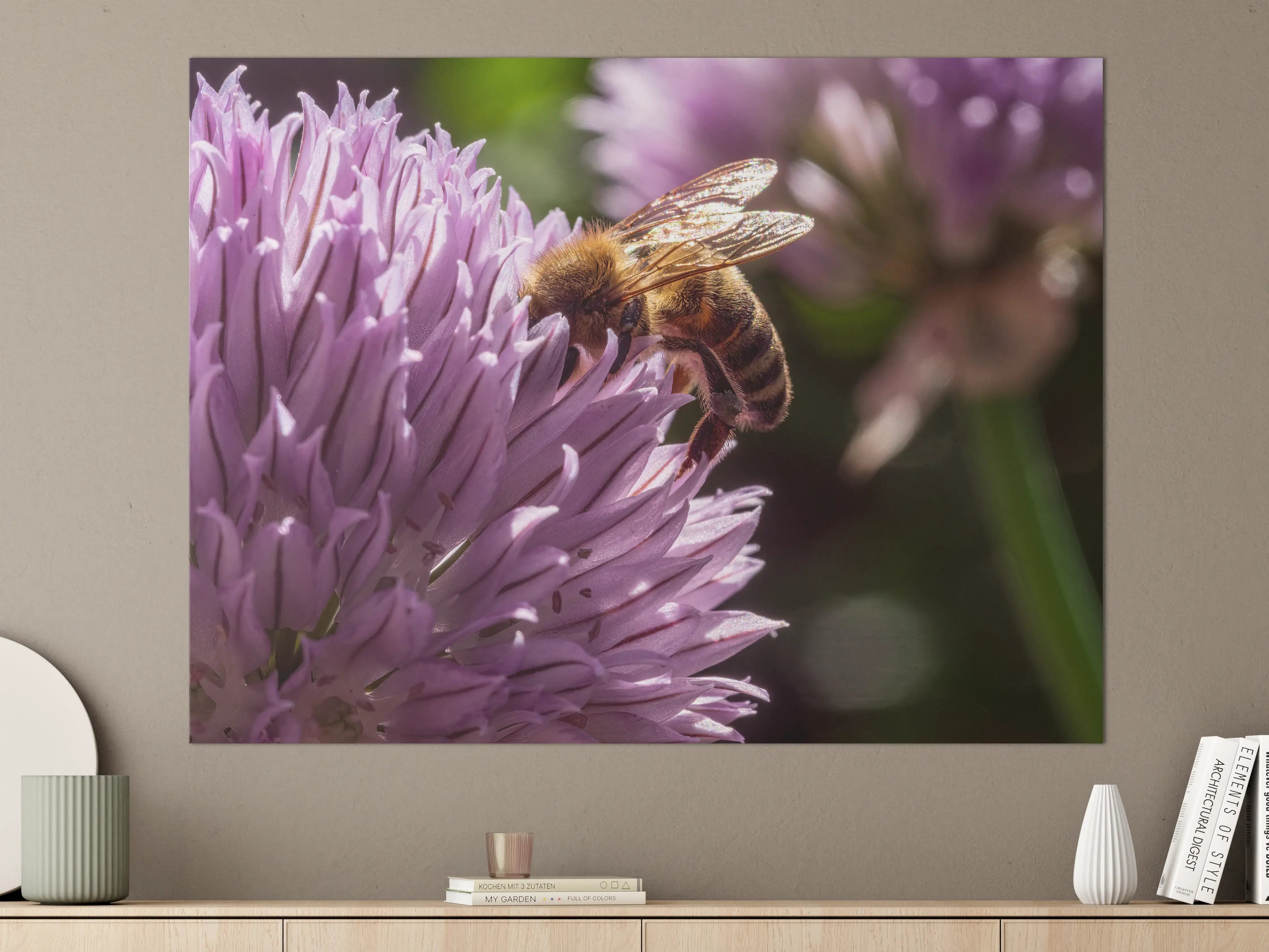 Große Wandbilder - Bienenflug Lila Blütenpracht