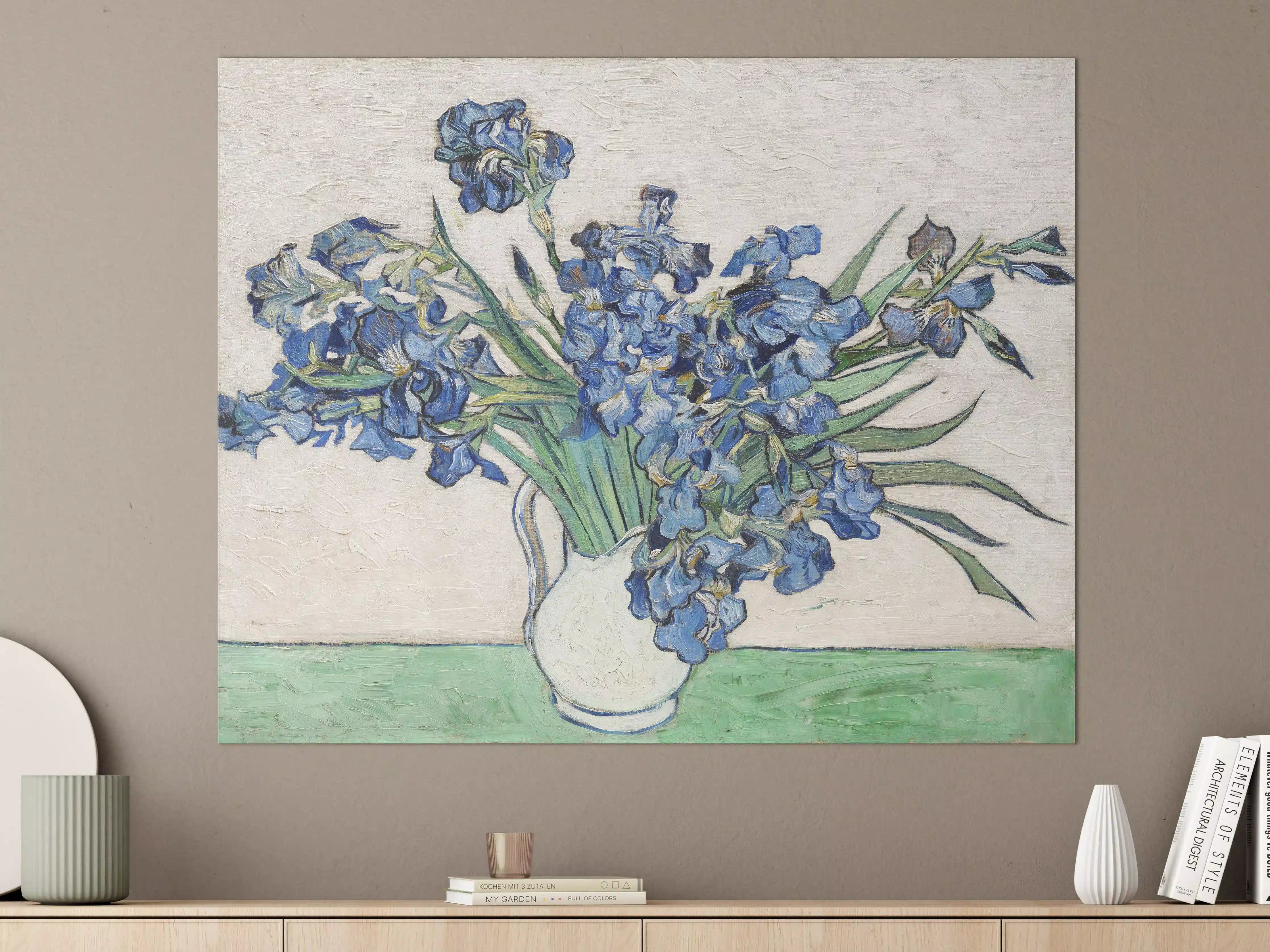 Große Wandbilder - Blauer Iris im weißen Blumenkrug