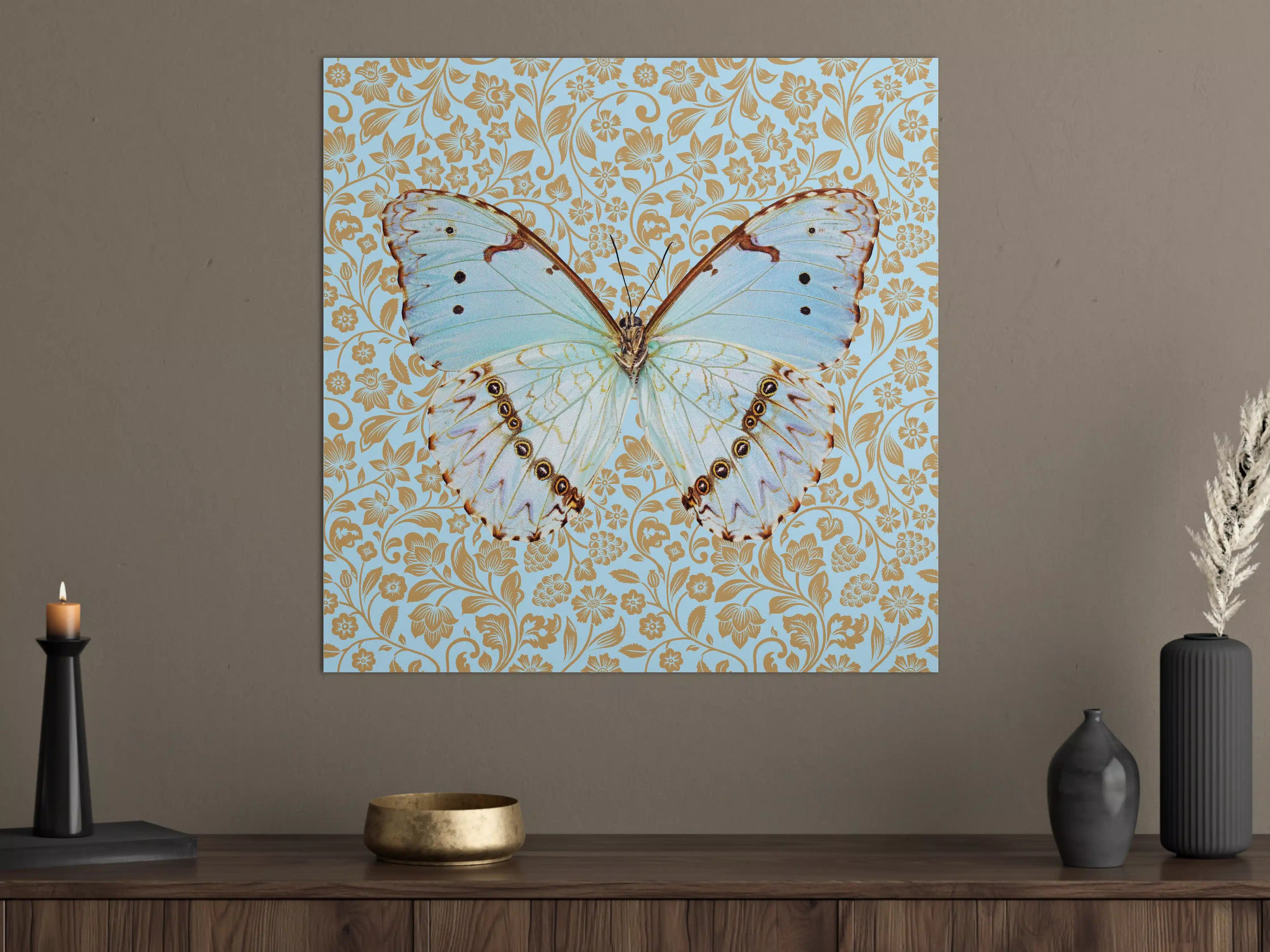 Große Wandbilder - Blauer Schmetterling auf floraler Hintergrund