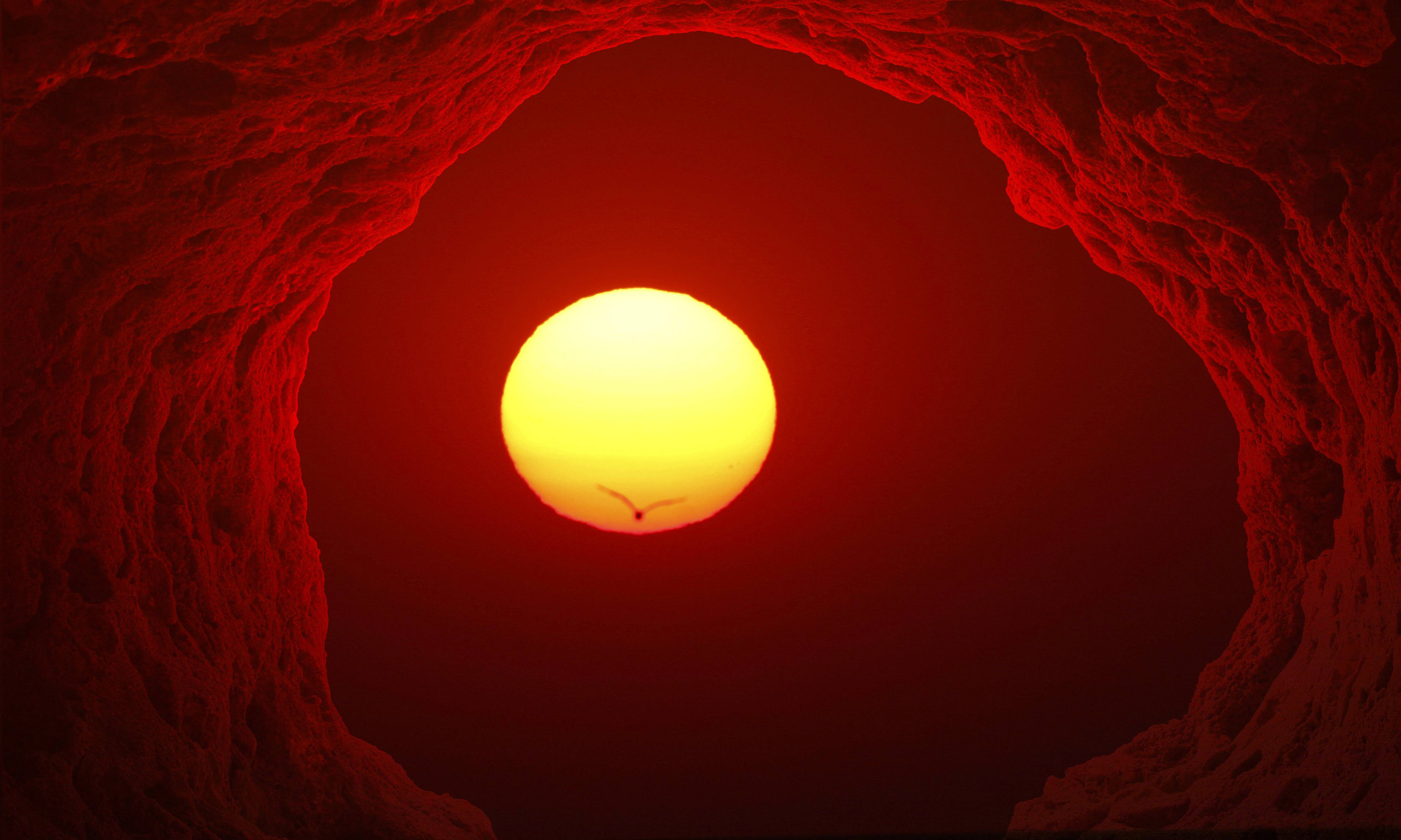 Große Wandbilder-Brennende Sonne im roten Himmel