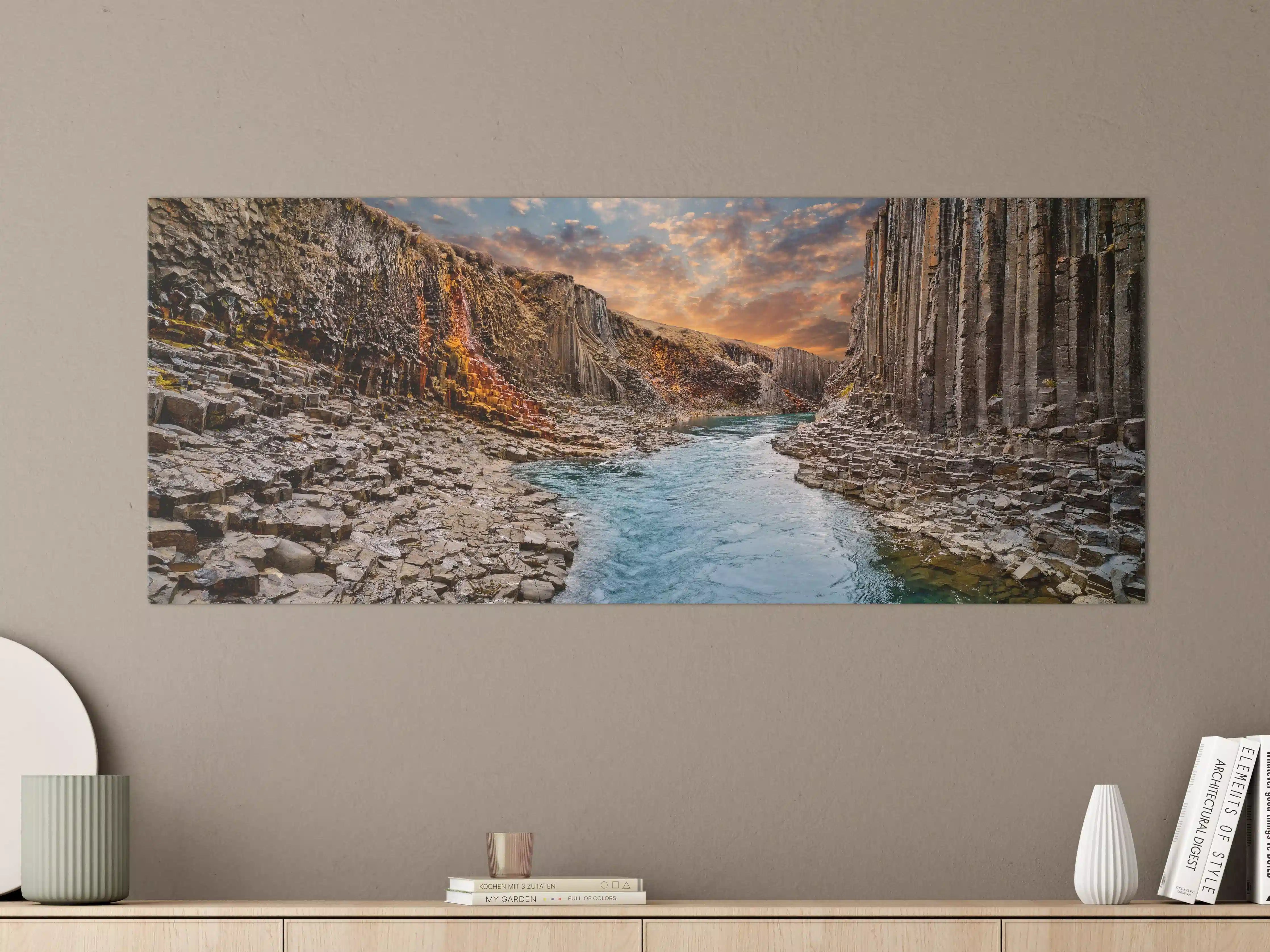 Große Wandbilder - Brillante Aussicht auf die Basaltschlucht