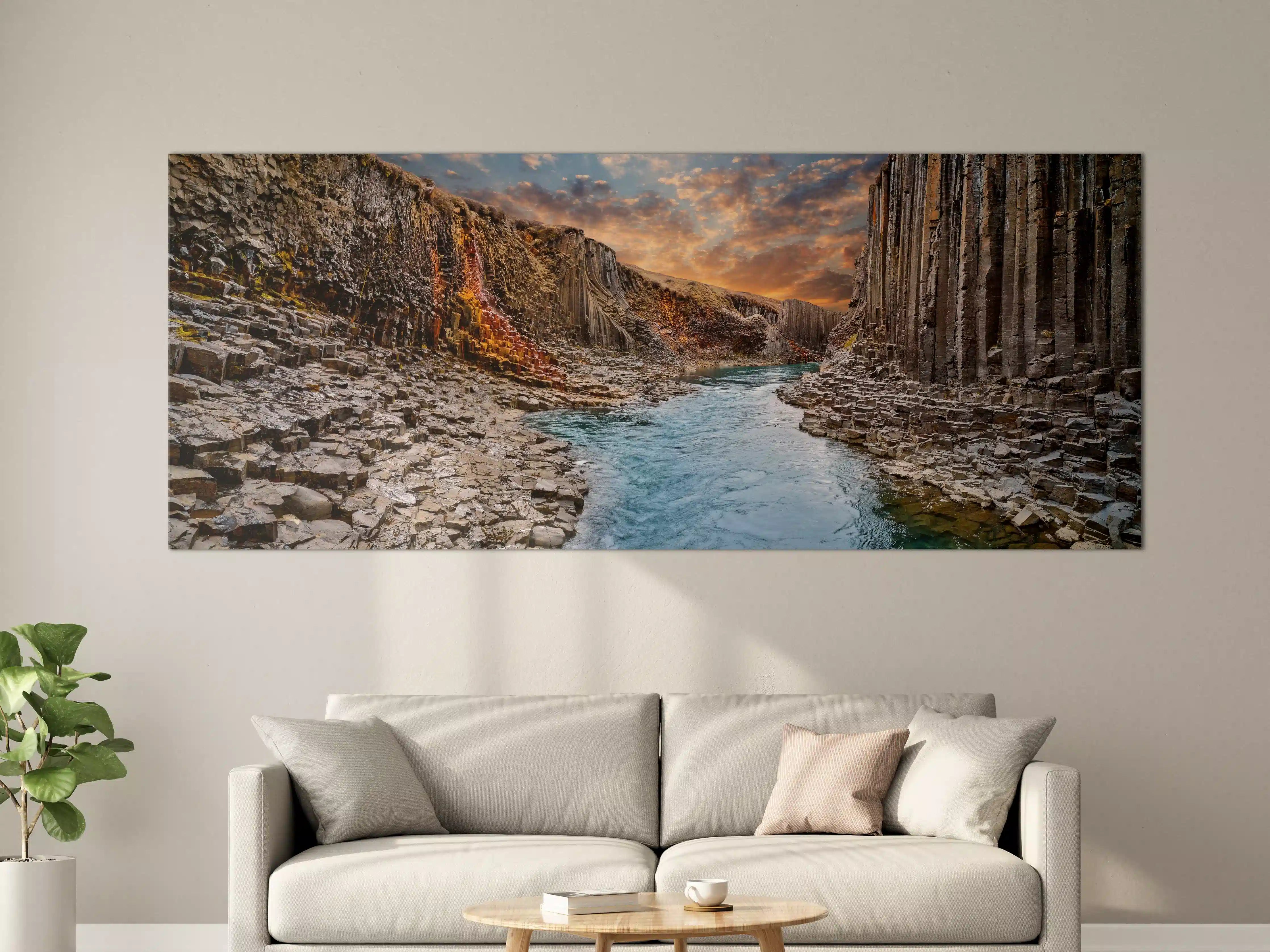 Große Wandbilder - Brillante Aussicht auf die Basaltschlucht
