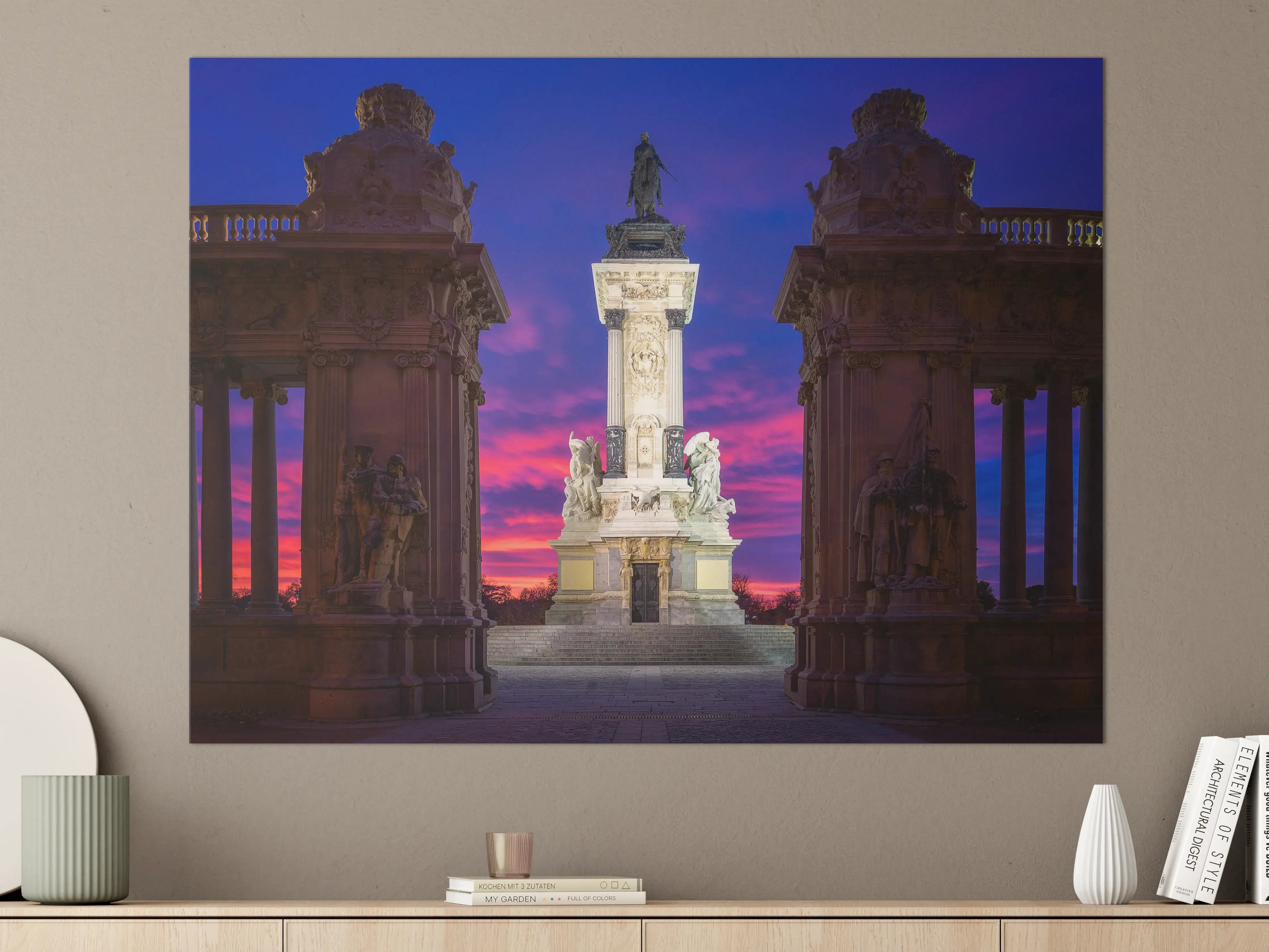 Große Wandbilder - Denkmal für Alfonso XII bei rötlichem Himmel