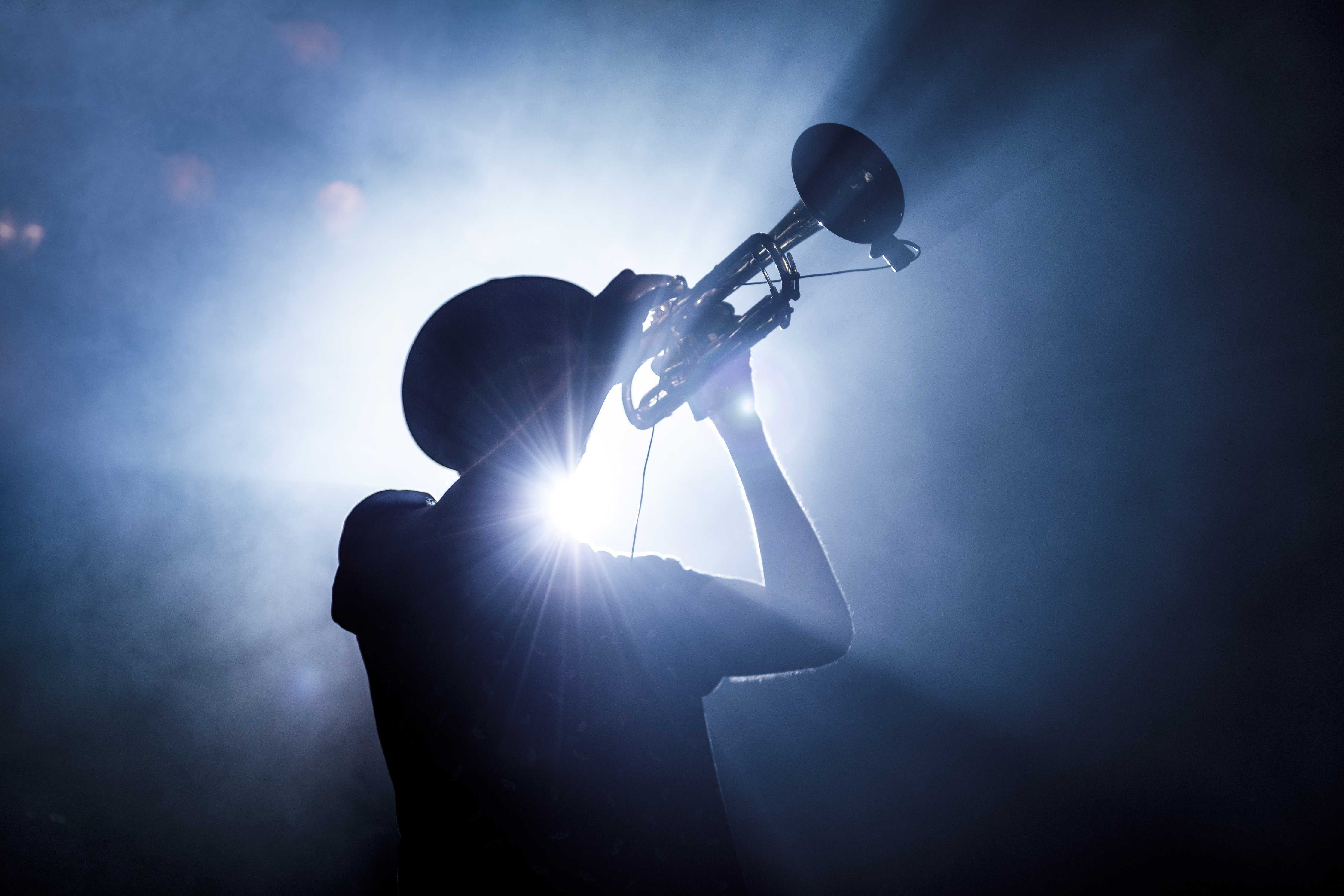 Große Wandbilder-Dramatische Silhouette mit Megaphon