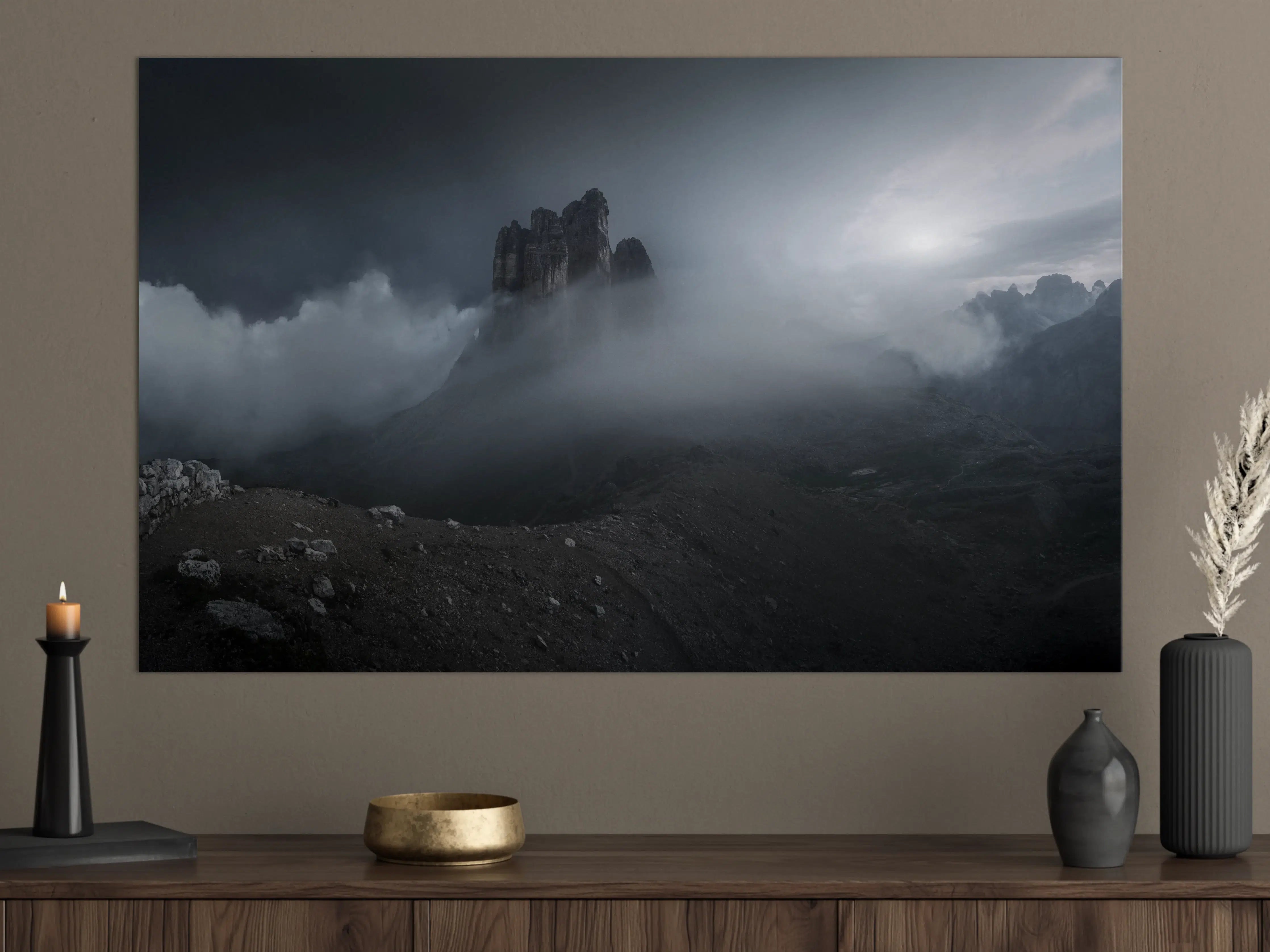 Große Wandbilder - Dunkle Berglandschaft mit Nebel und Wolken