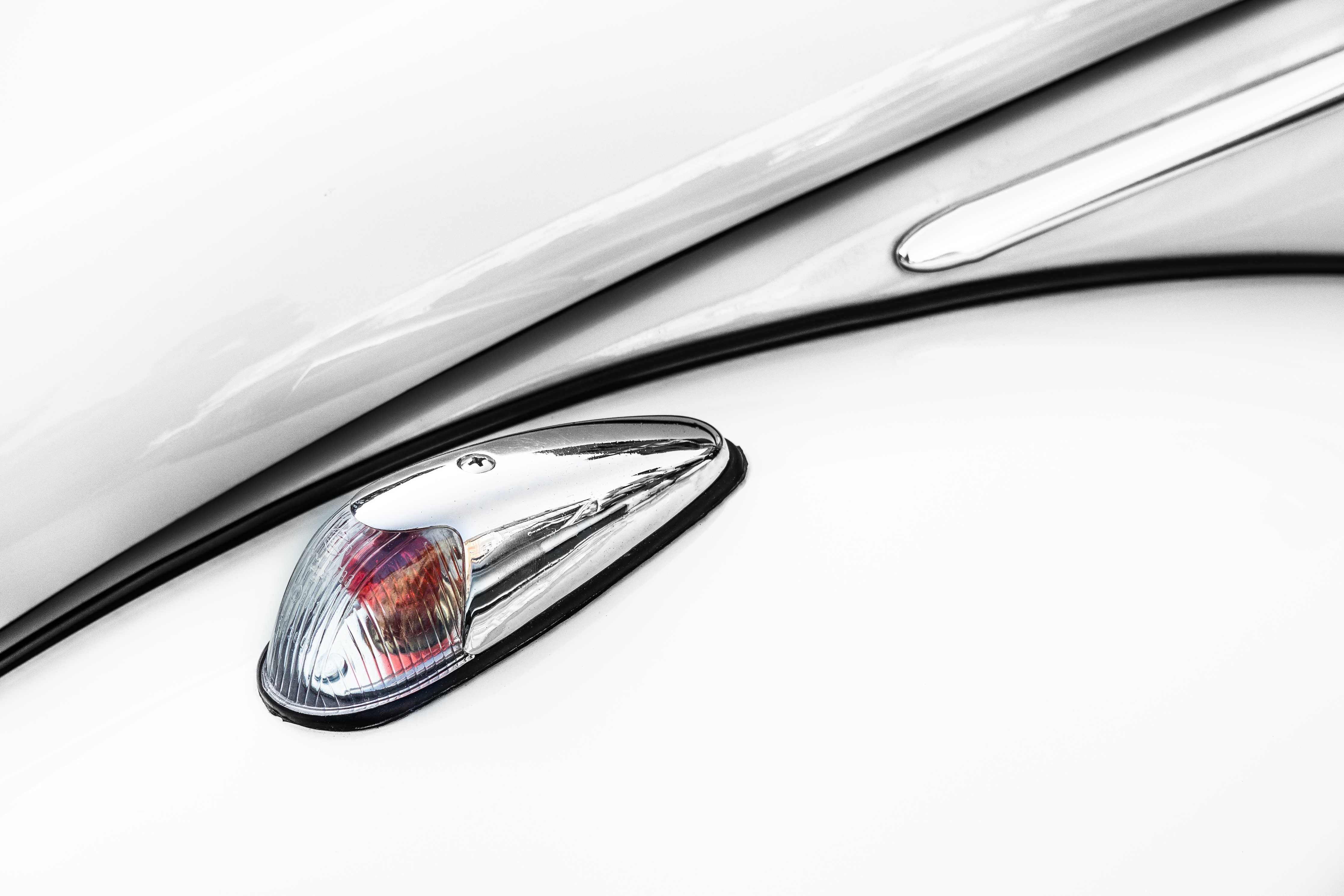Große Wandbilder-Elegantes Chrom-Design eines Automotors