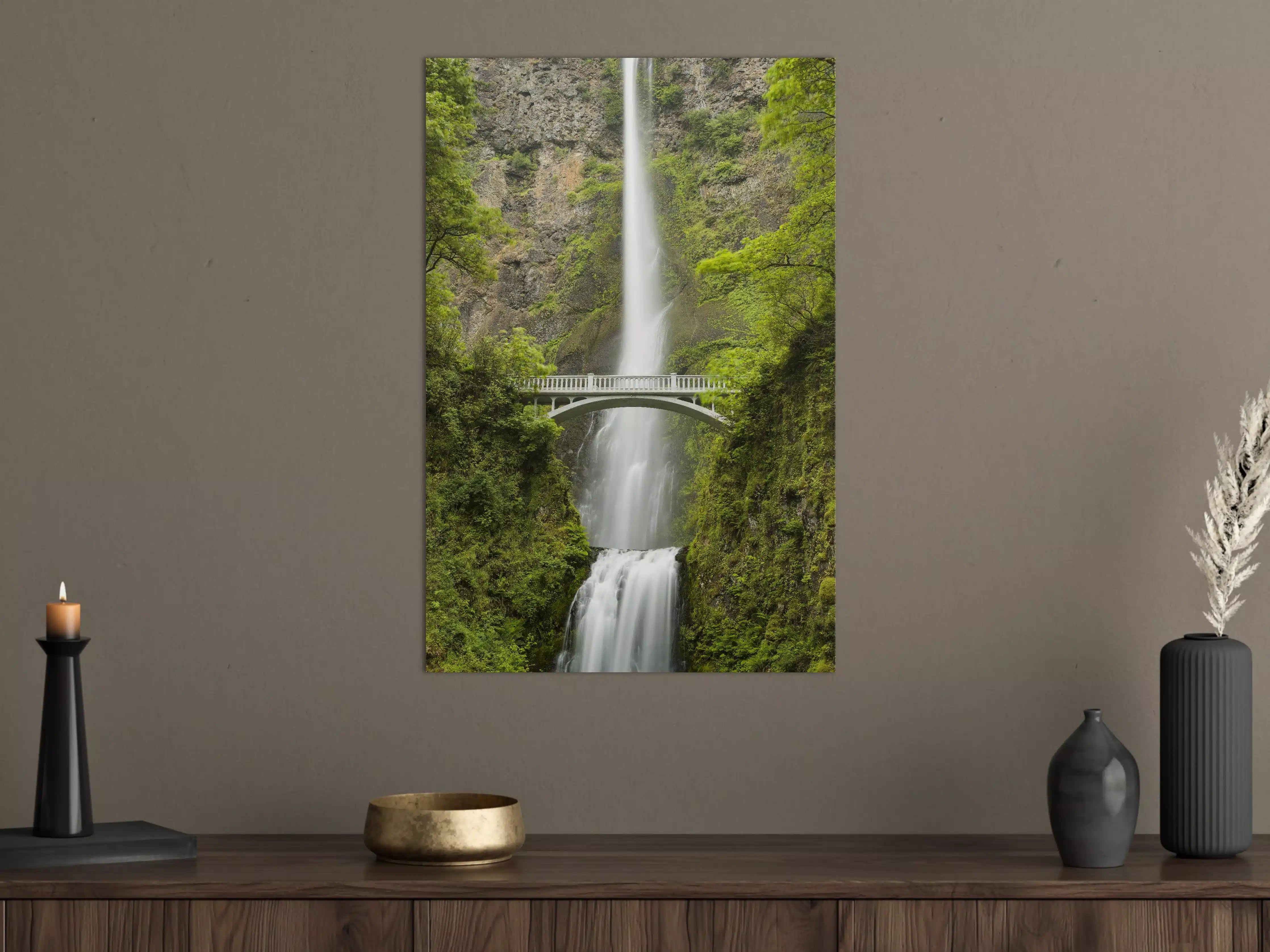 Große Wandbilder - Erhabene grüne Wasserfall Landschaft mit sanften Grautönen