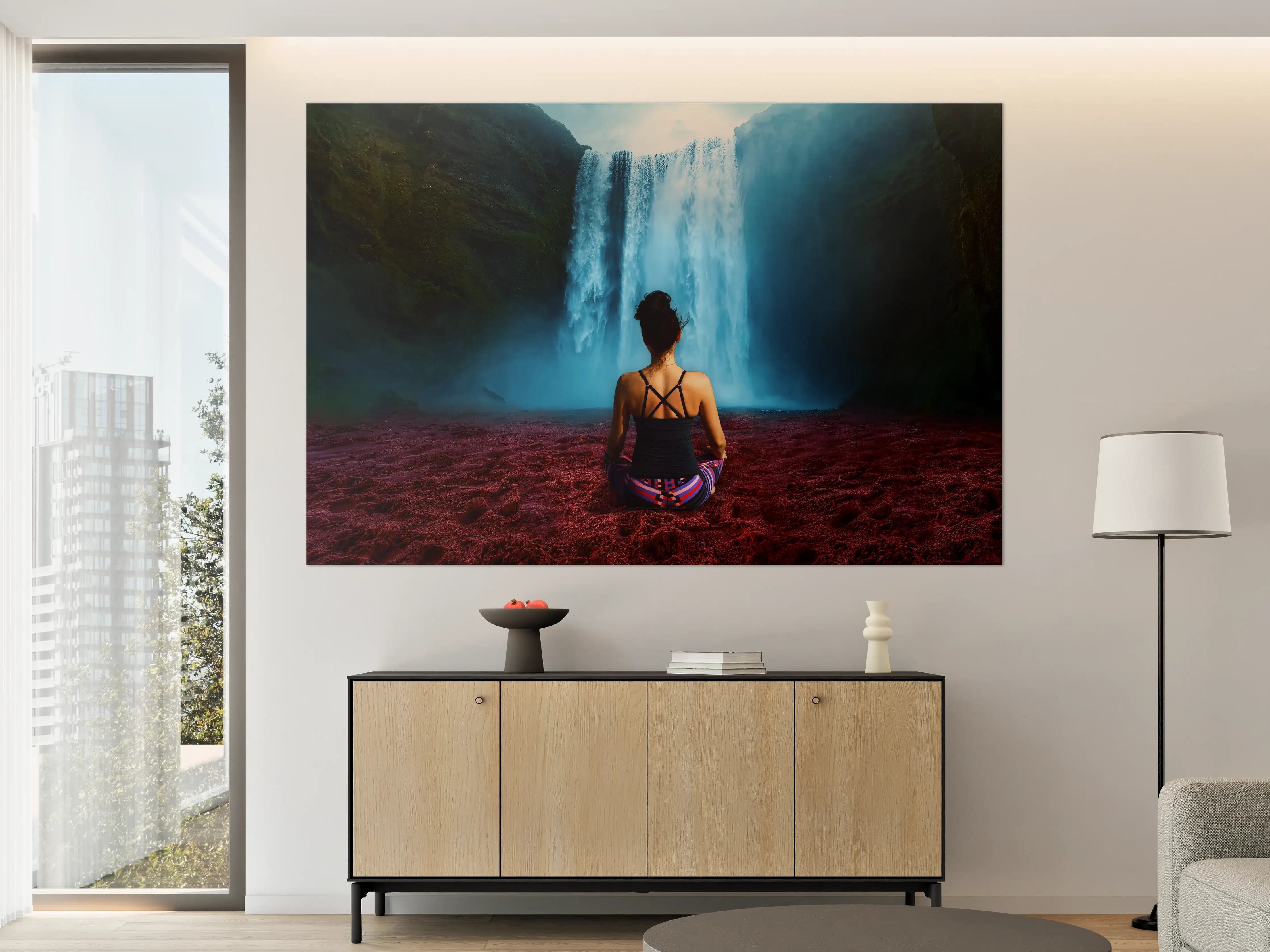 Große Wandbilder - Frau meditierend vor traumhaften Wasserfall