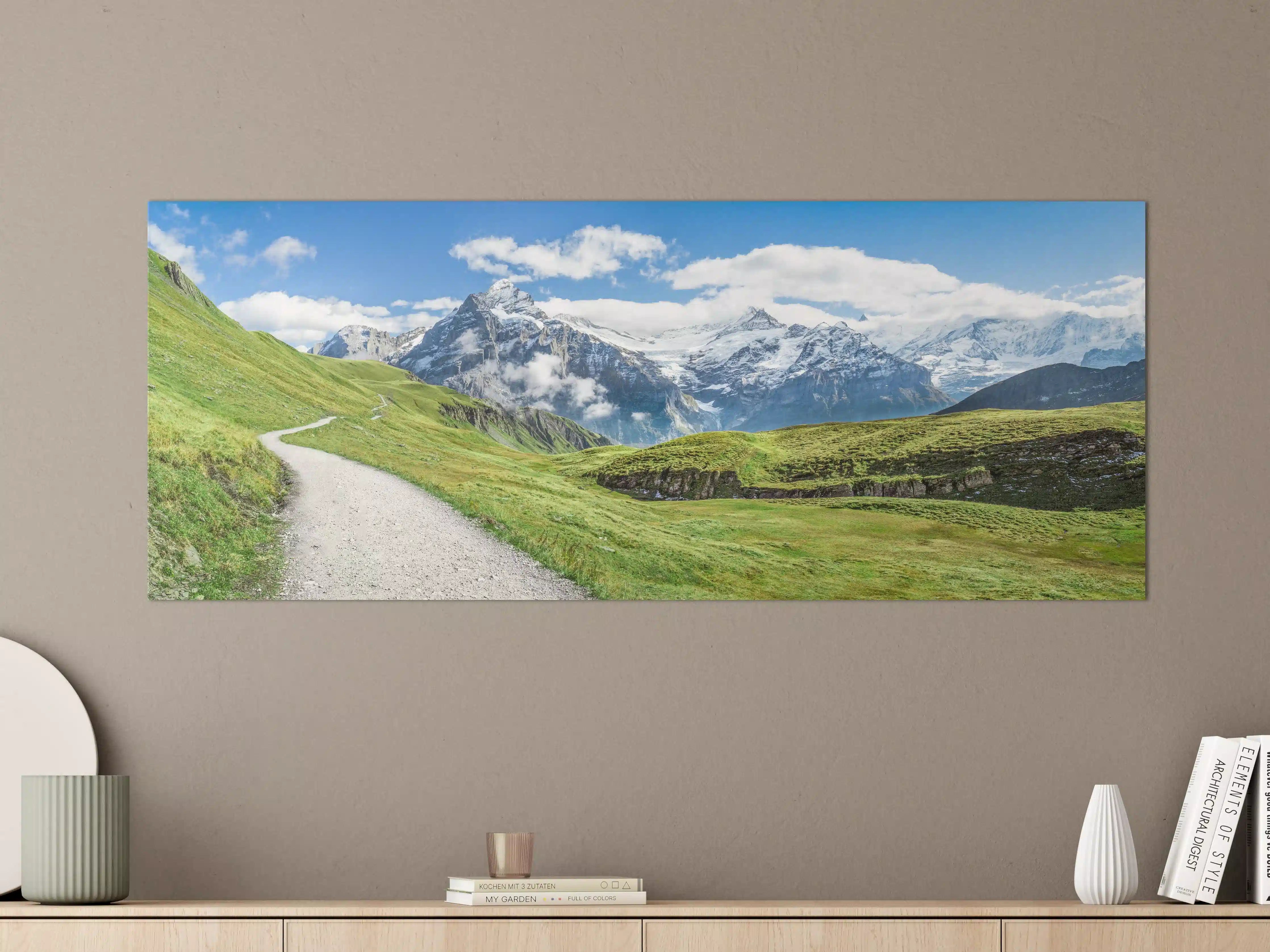 Große Wandbilder - Friedlicher Wanderweg in den Alpen