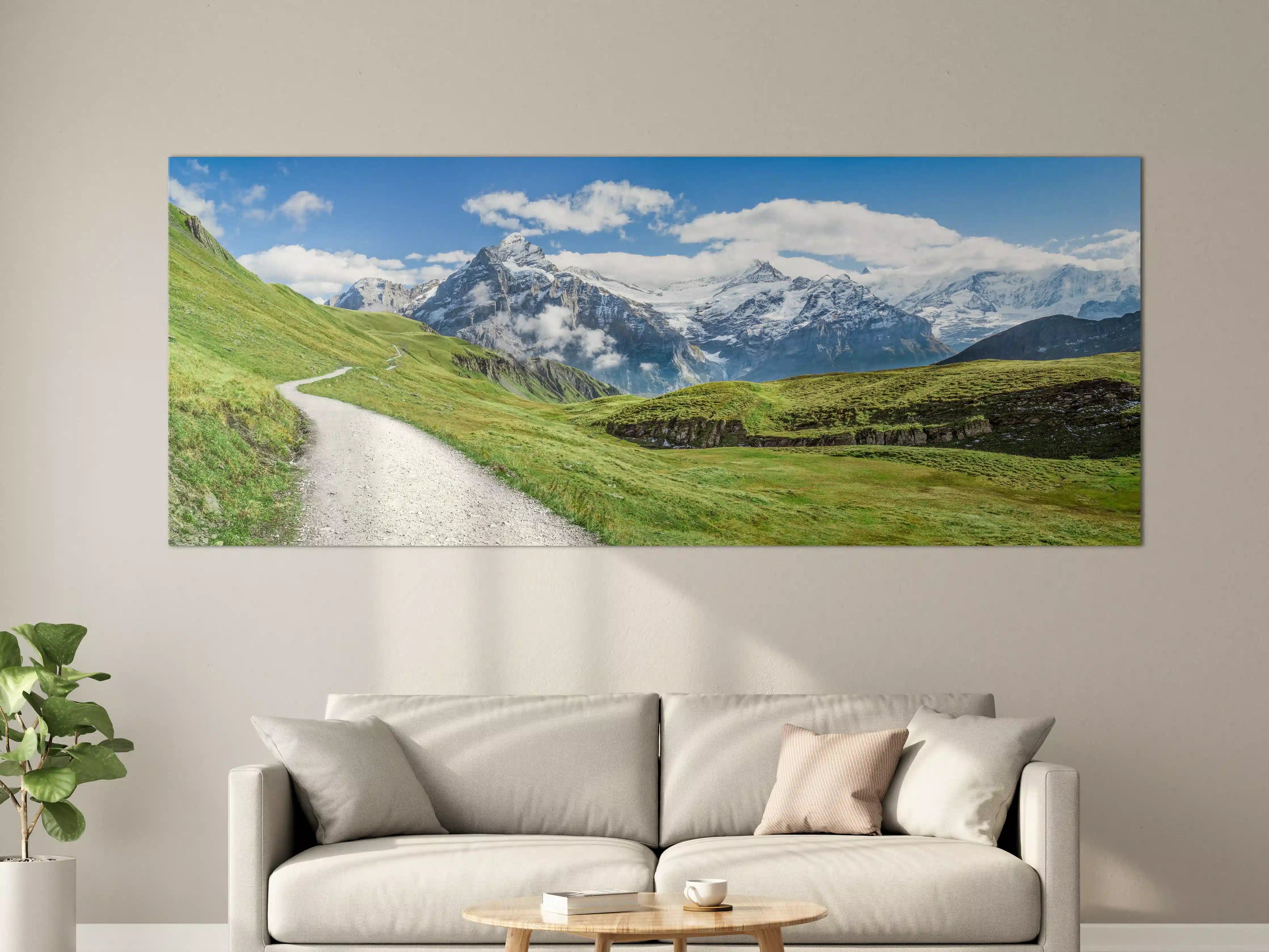 Große Wandbilder - Friedlicher Wanderweg in den Alpen