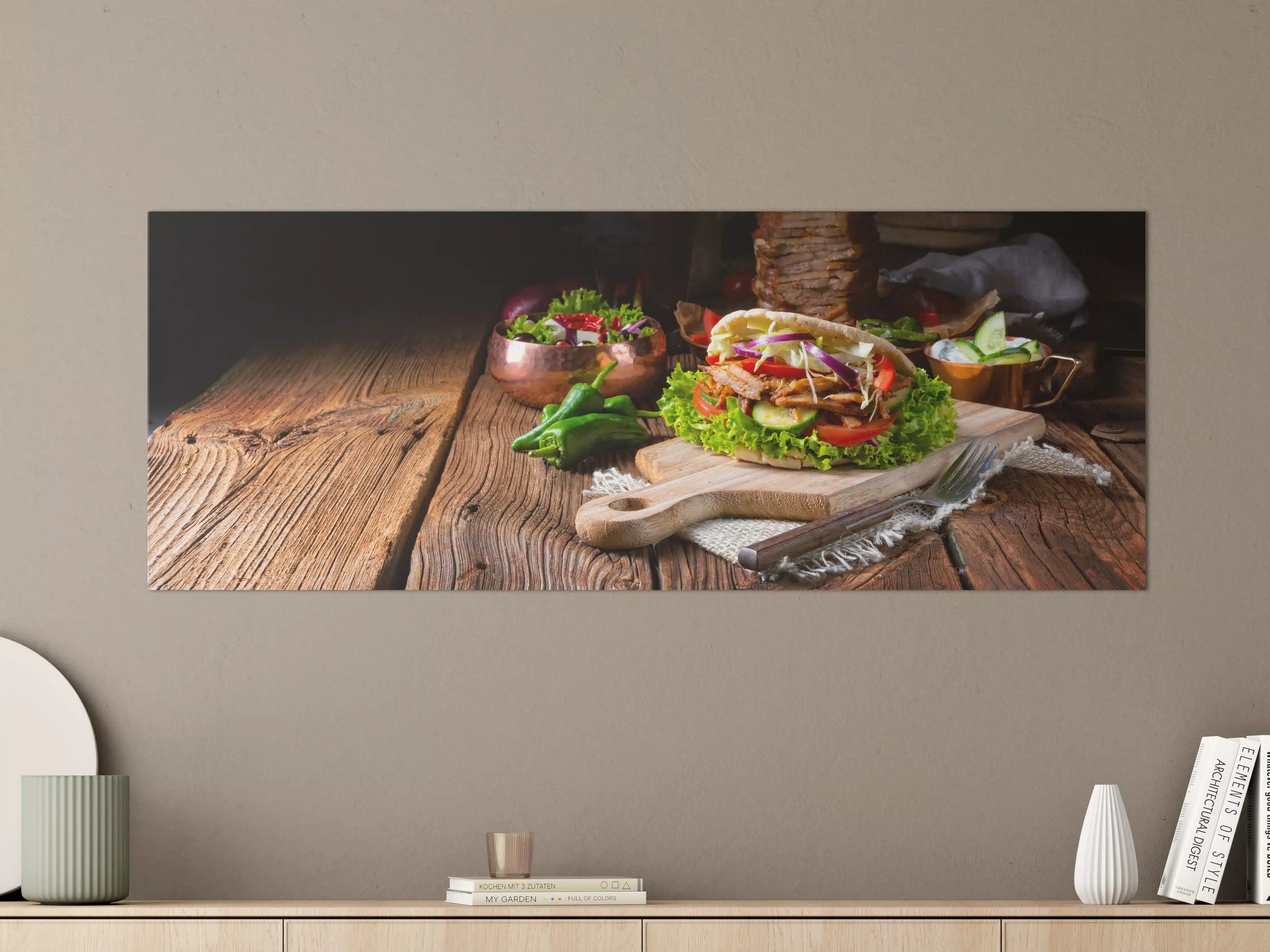 Große Wandbilder - Frischer Sandwich mit Gemüse auf Holzplatte