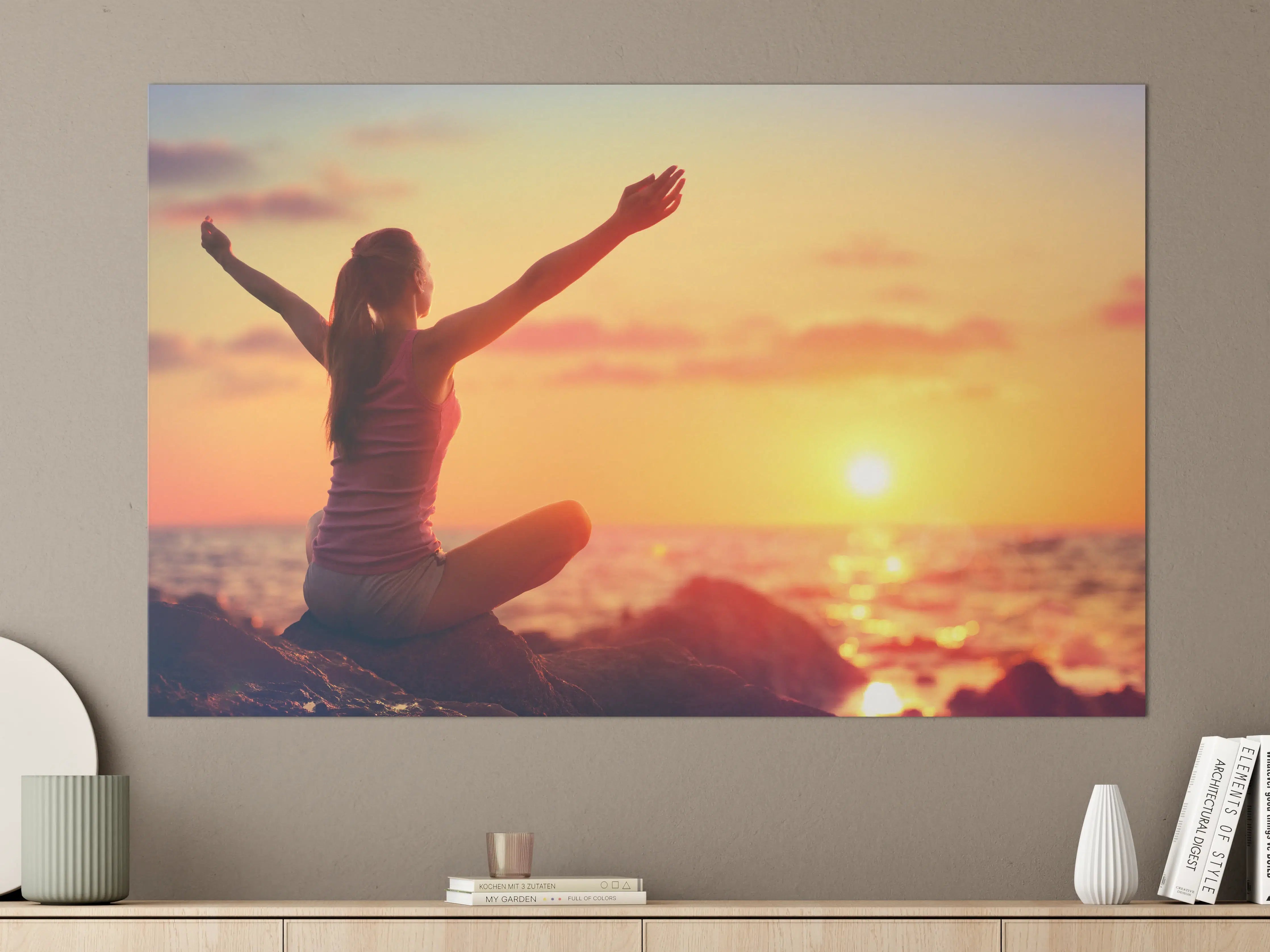 Große Wandbilder - Glückliche Frau am Strand