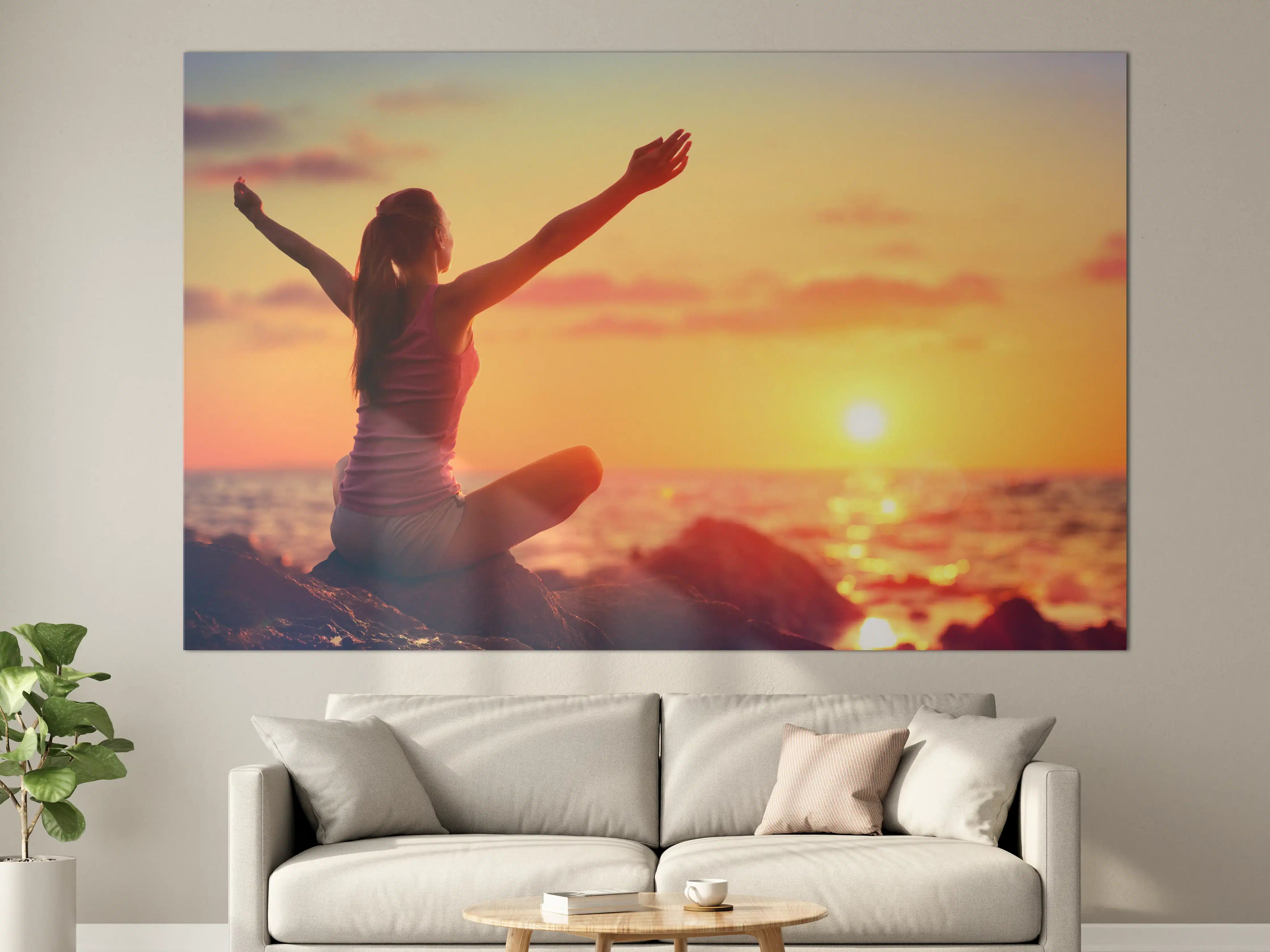 Große Wandbilder - Glückliche Frau am Strand