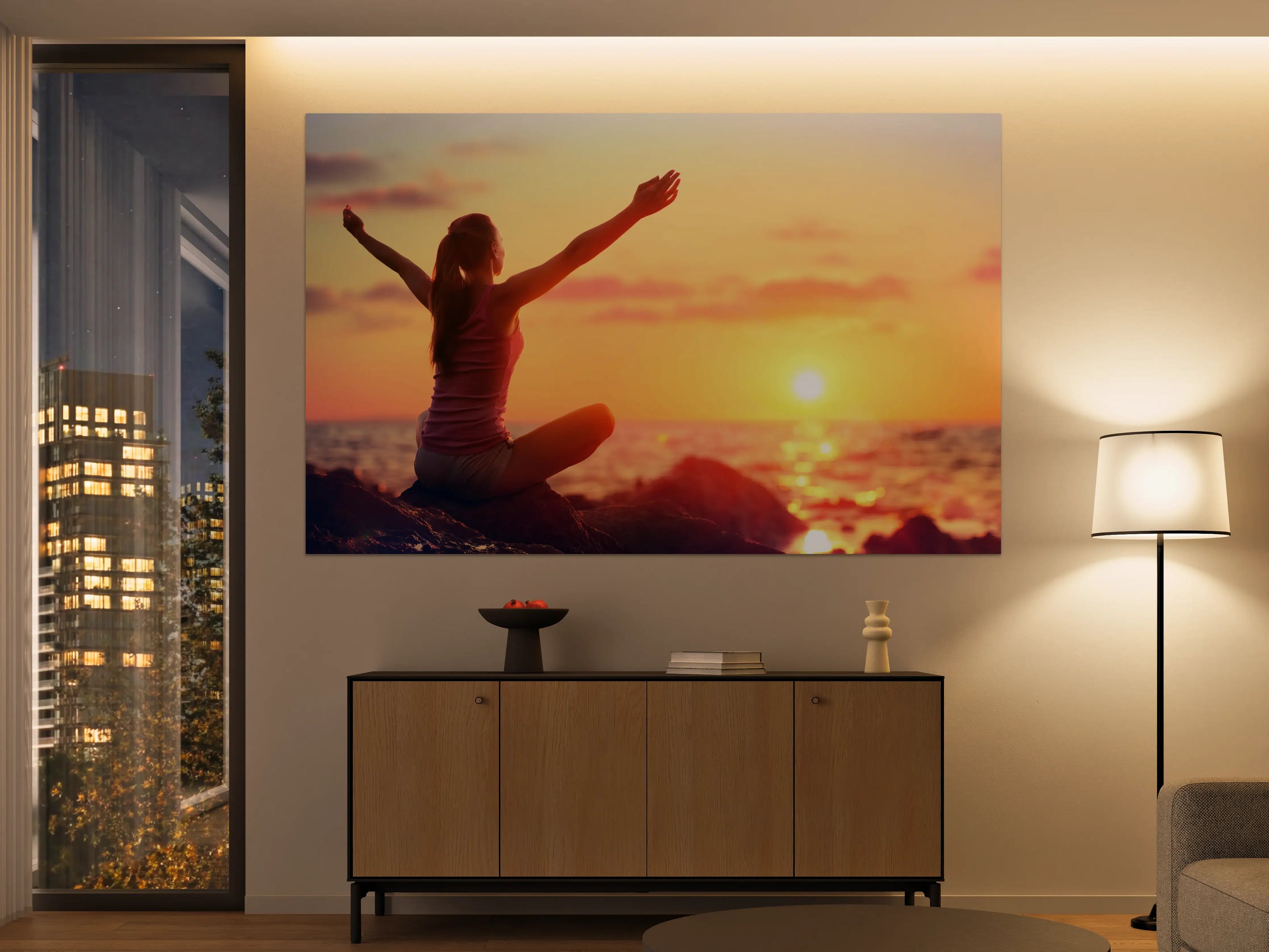 Große Wandbilder - Glückliche Frau am Strand