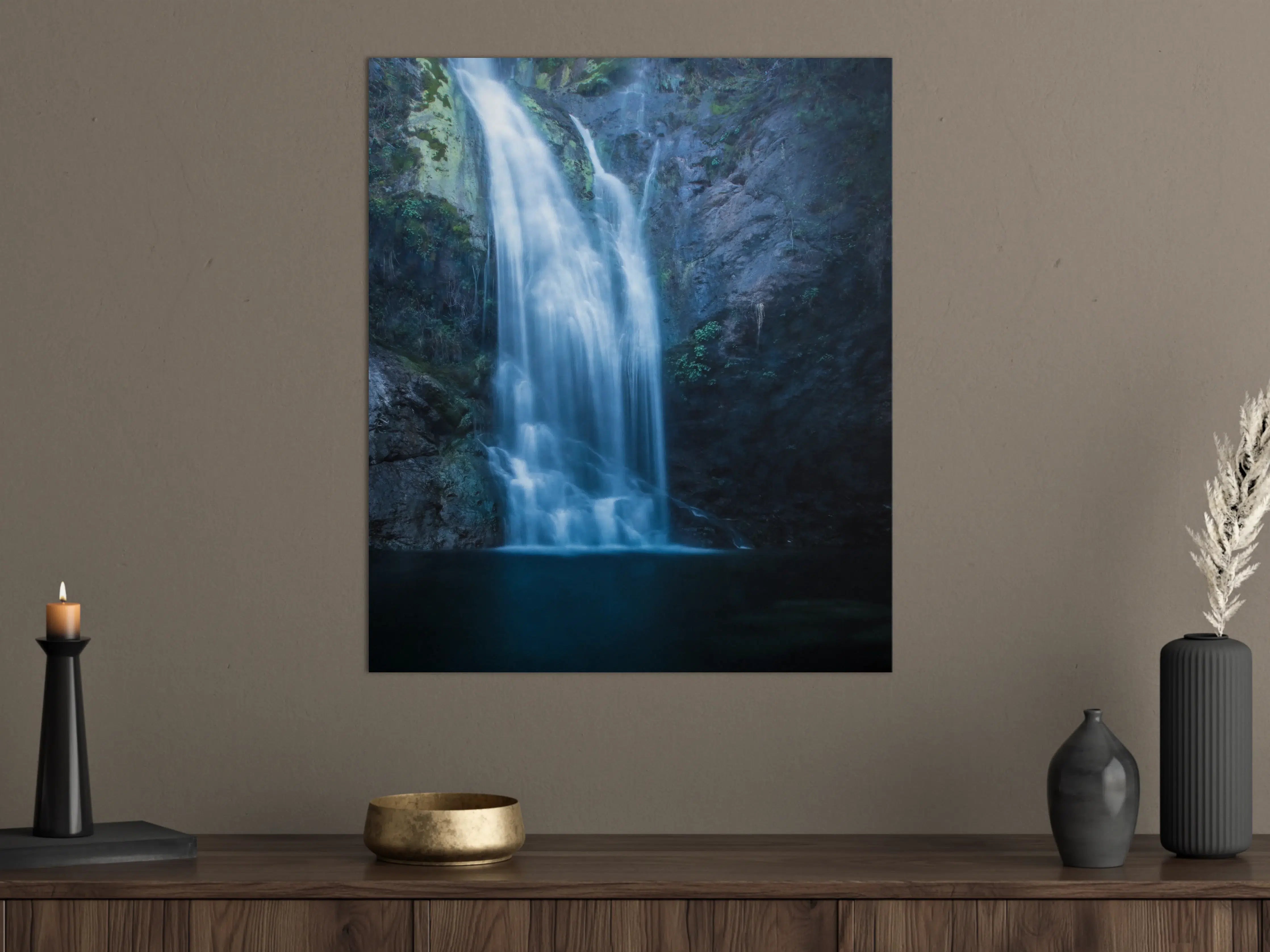 Große Wandbilder - Grauer Wasserfall in weißer Idylle