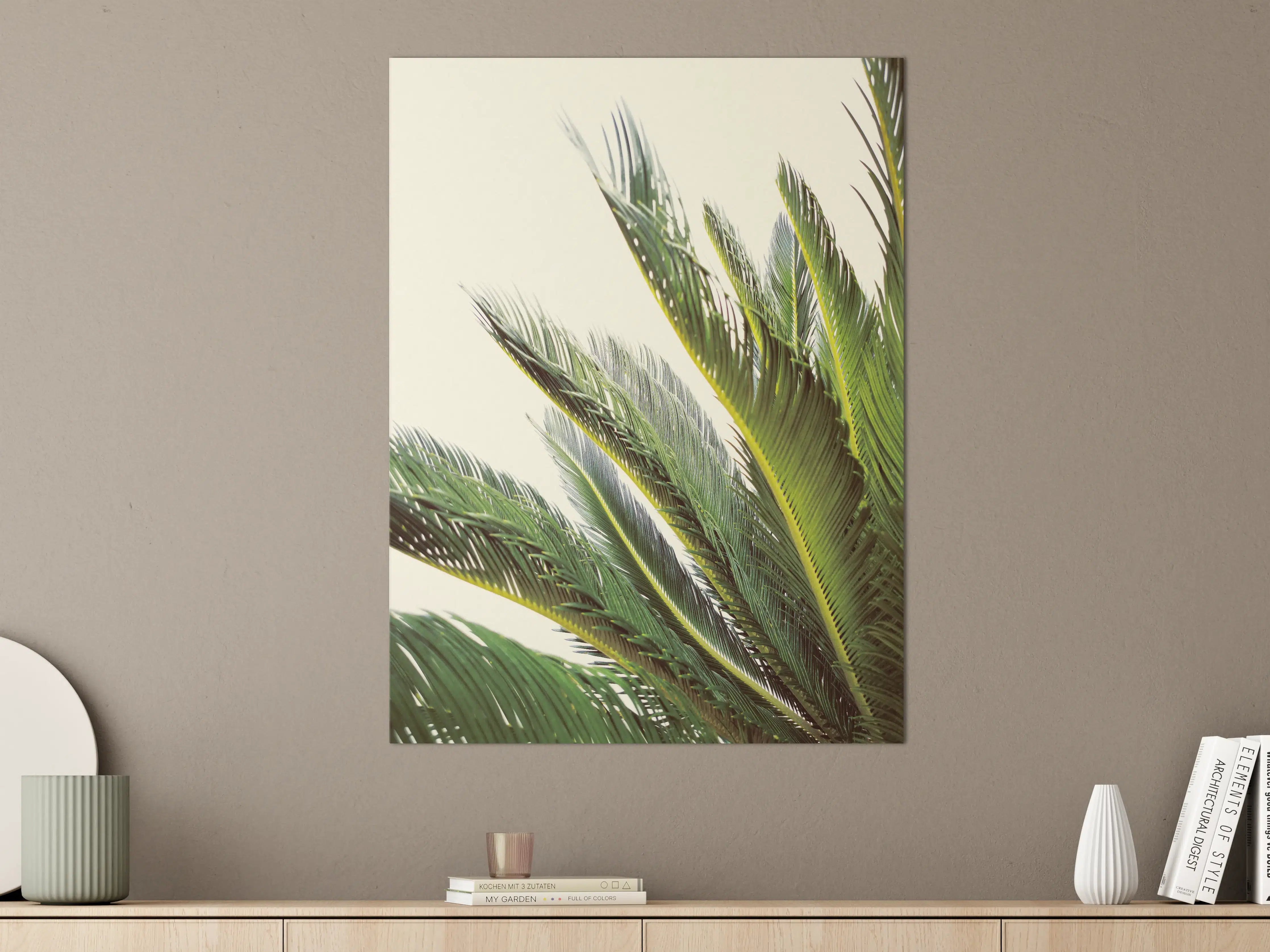 Große Wandbilder - Grüne Palmenblätter vor hellem Himmel